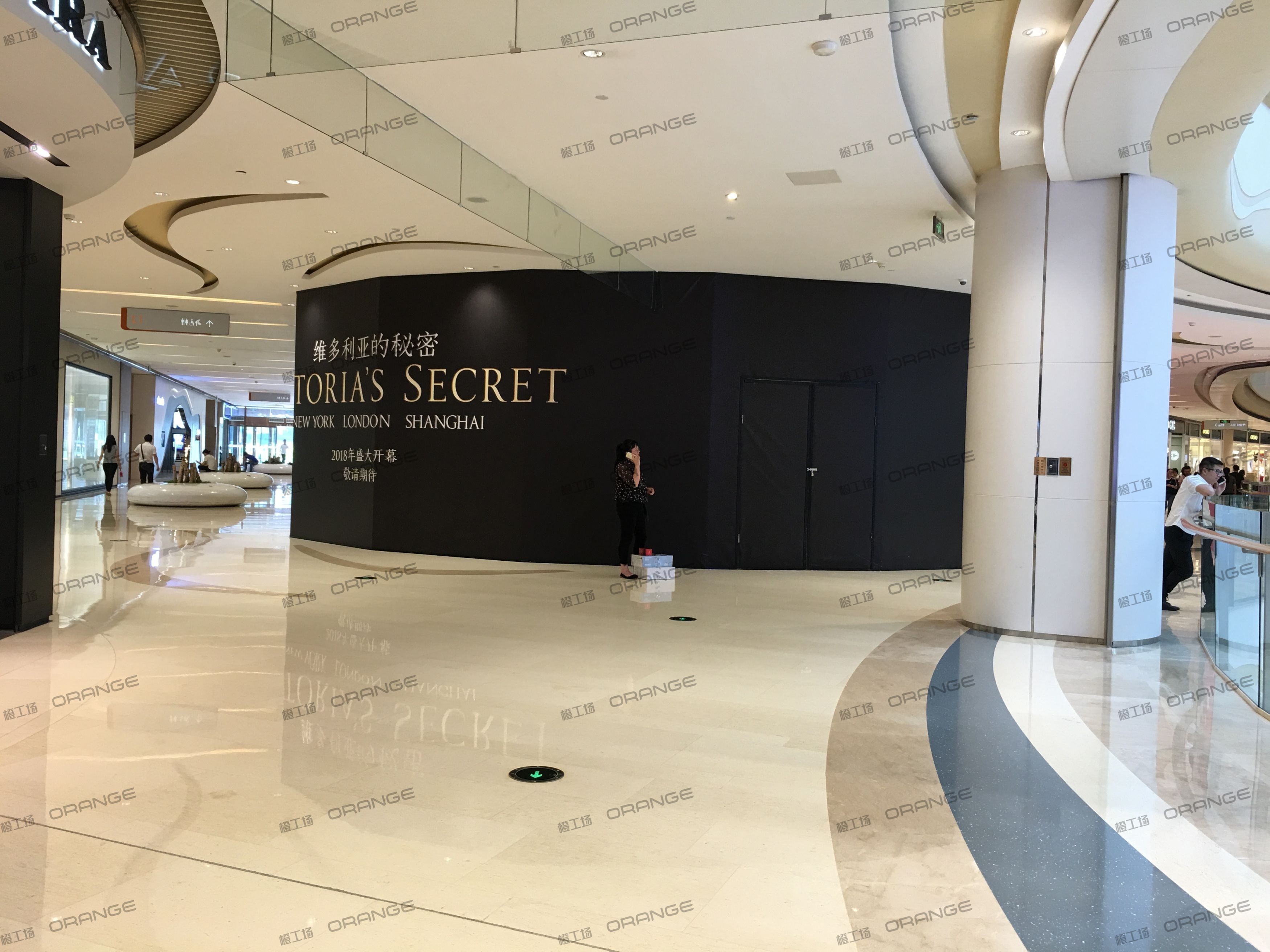重庆龙湖时代天街C馆-室内一层2号门门内中庭环廊西4