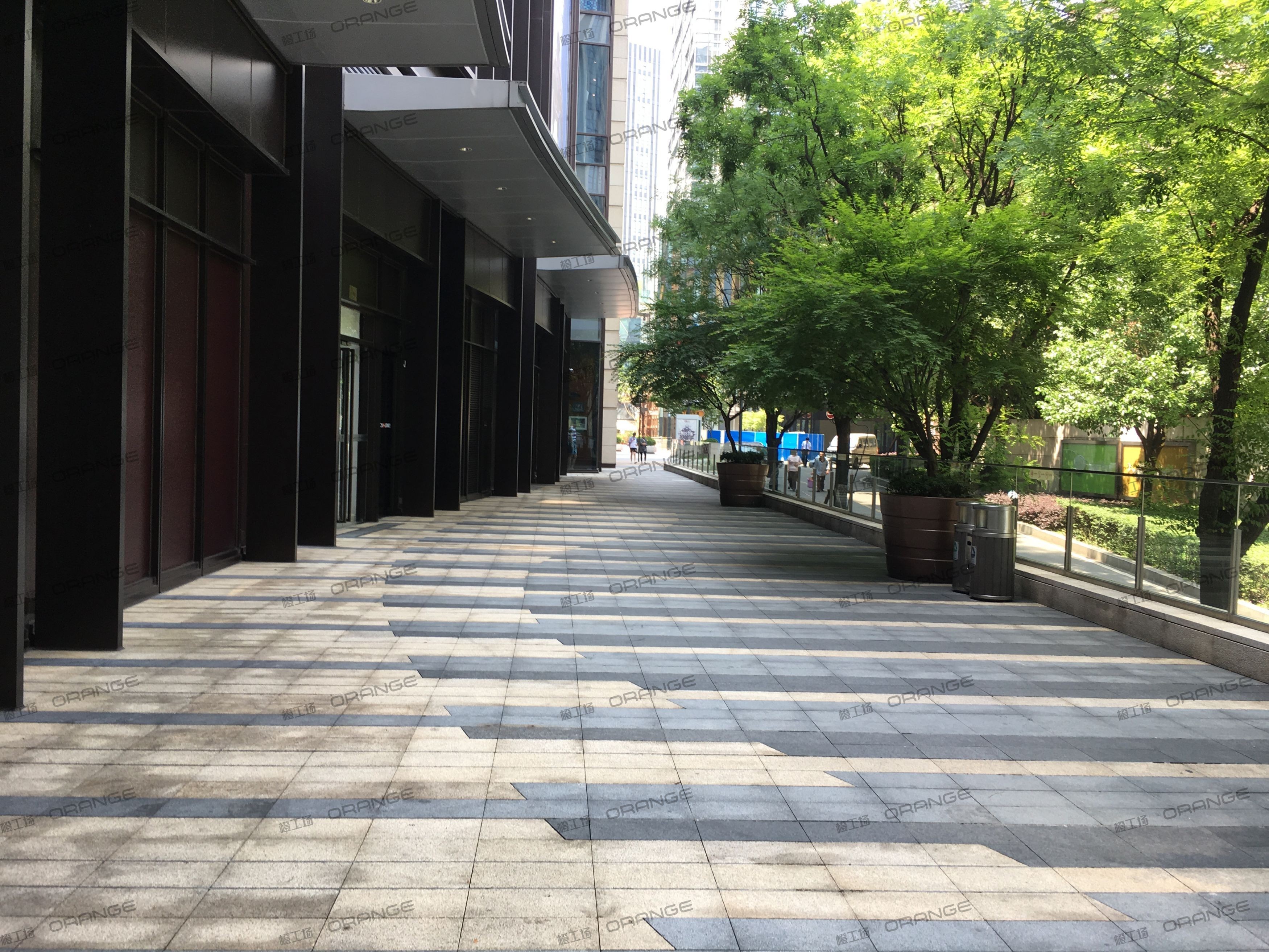 重庆龙湖时代天街C馆-室外东侧7通道门前走廊4