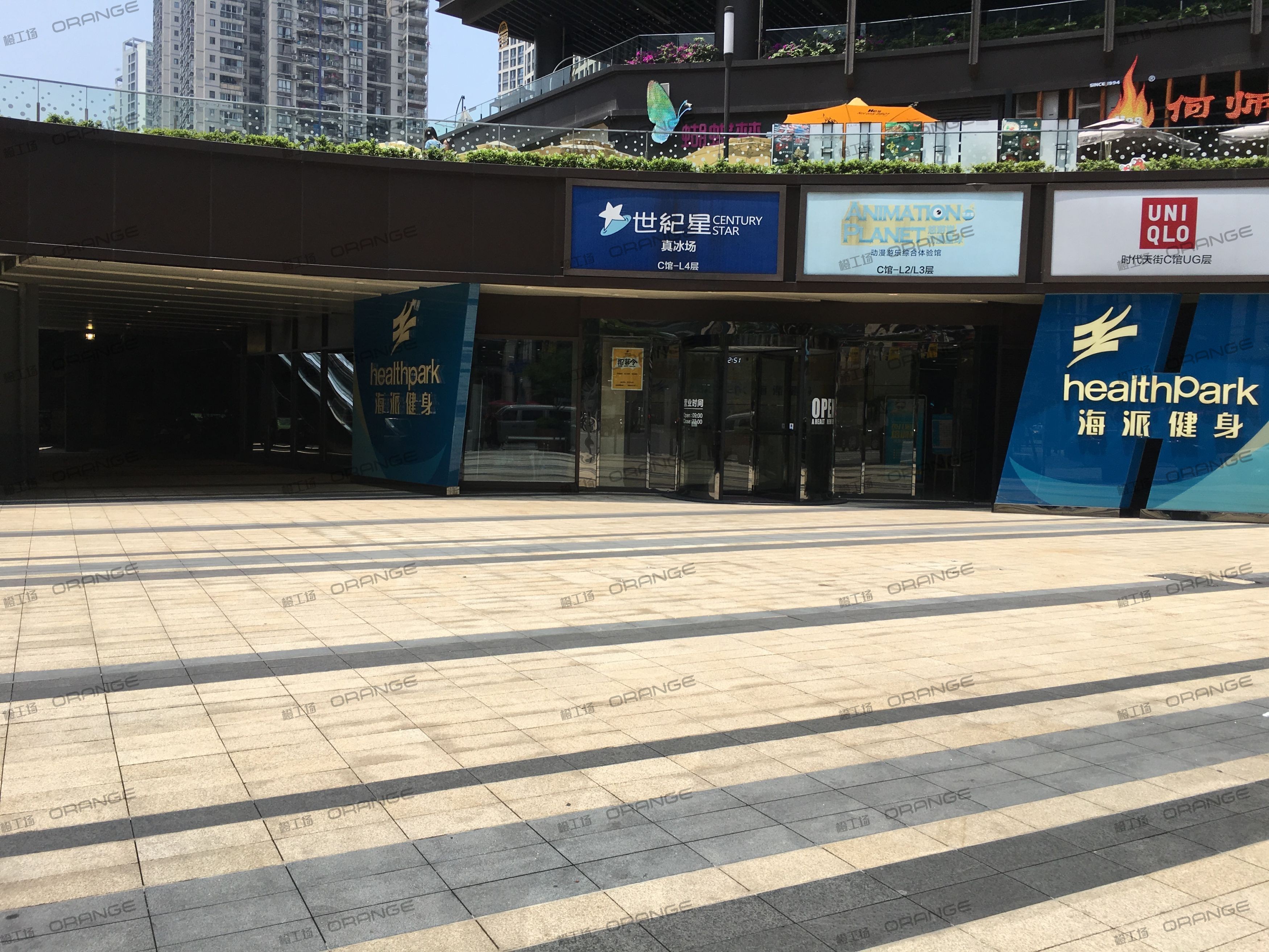 重庆龙湖时代天街C馆-室外西侧14号门前广场2