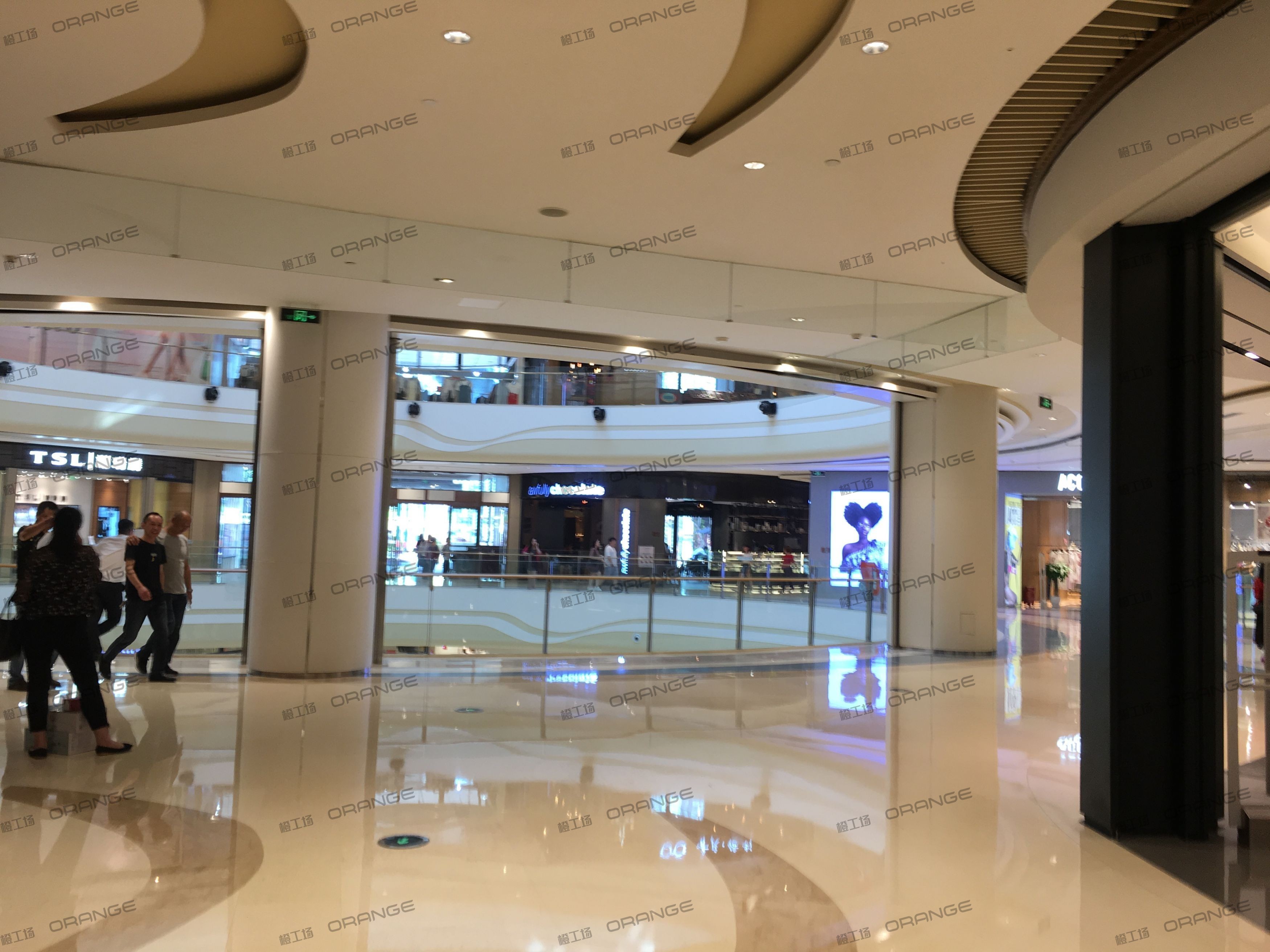重庆龙湖时代天街C馆-室内一层2号门门内中庭环廊西3