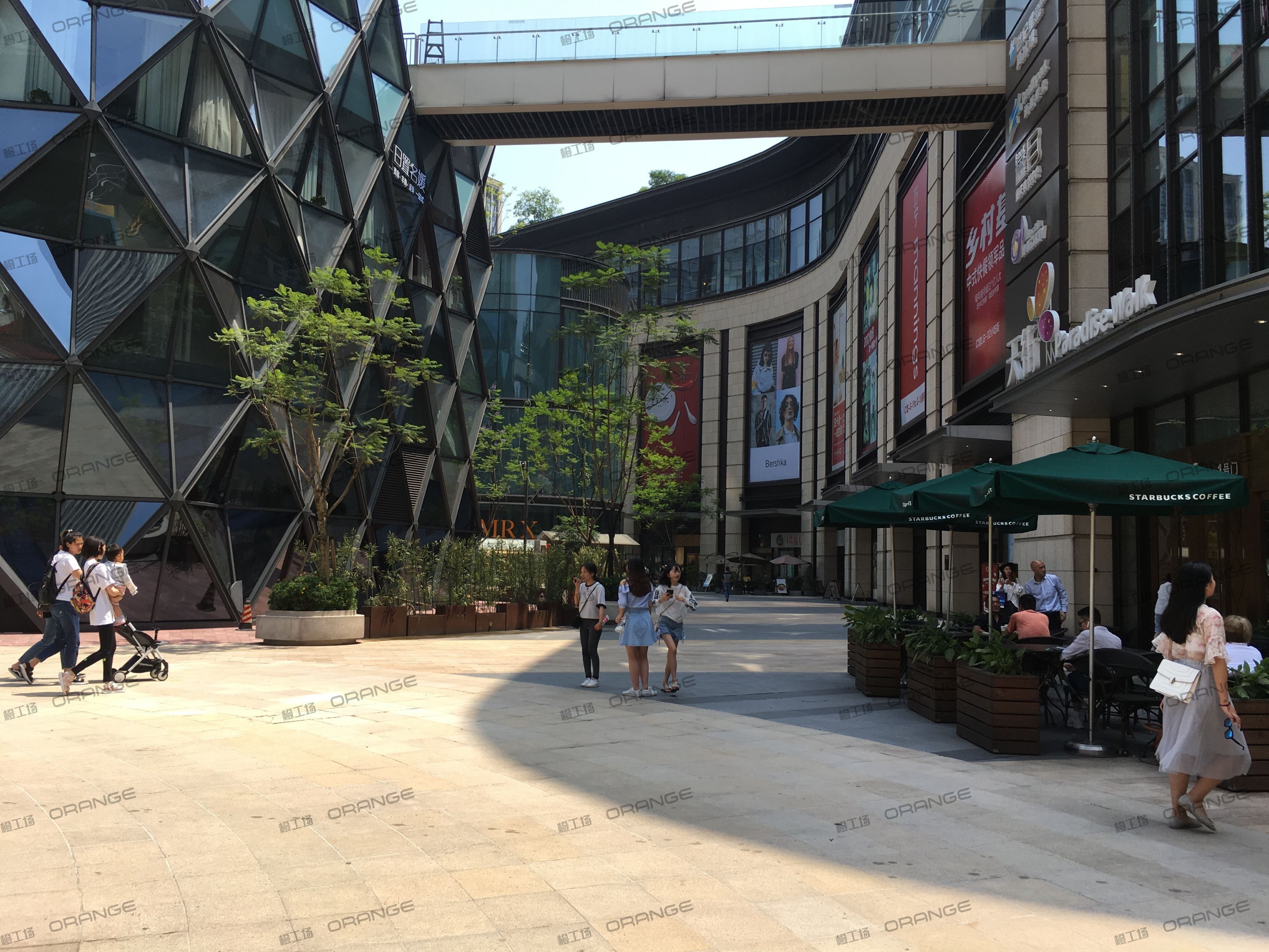 重庆龙湖时代天街C馆-室外东北侧广场2