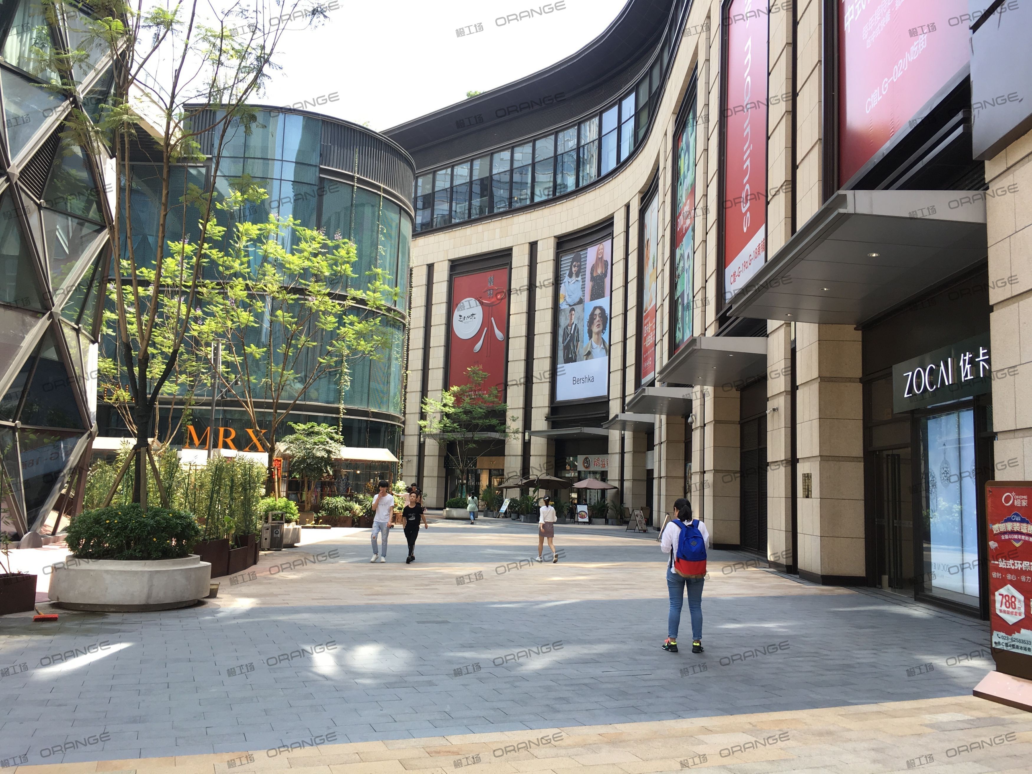 重庆龙湖时代天街C馆-室外东侧1号门门前2