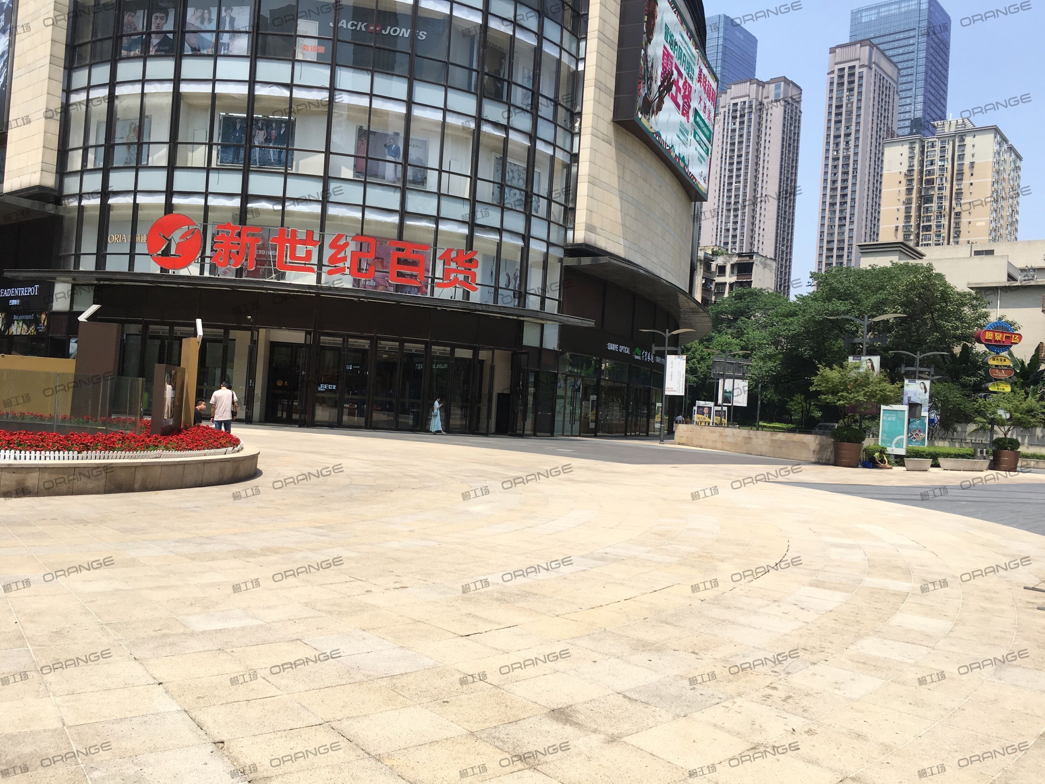 重庆龙湖时代天街C馆-室外喷泉广场西北侧4
