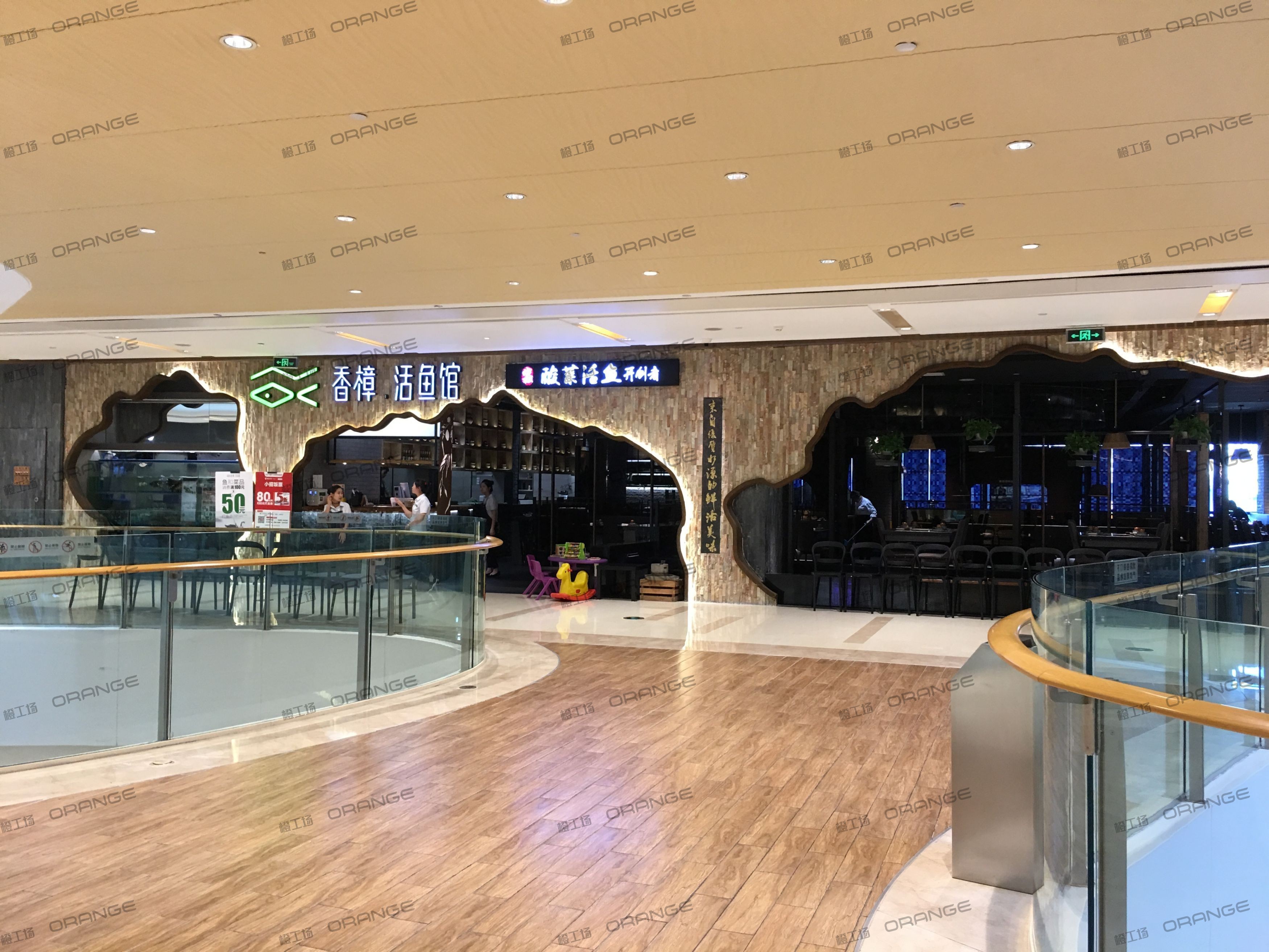 重庆龙湖时代天街C馆-室内四层中侧环廊南扶梯南1