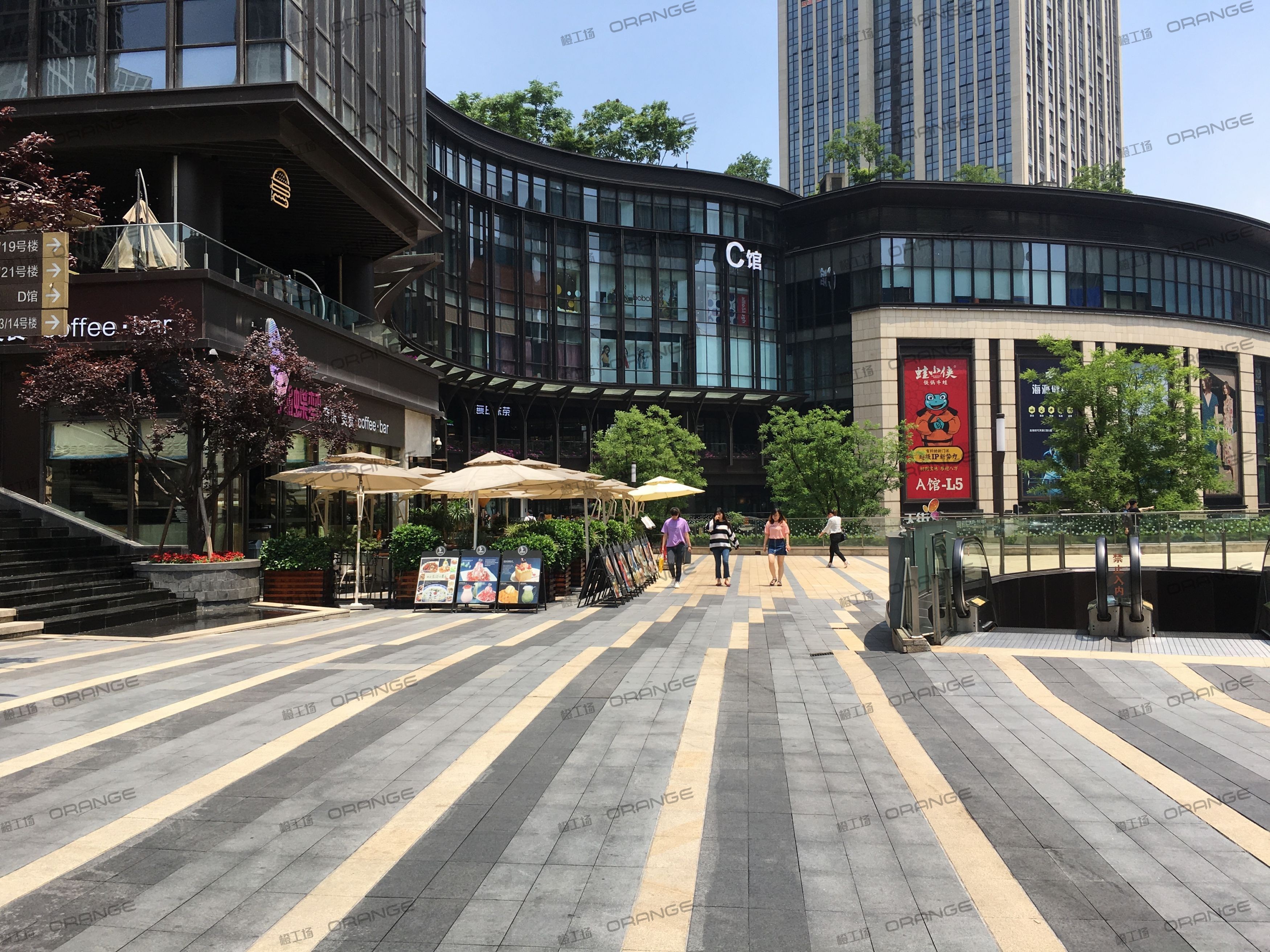 重庆龙湖时代天街C馆-室外西南侧广场3