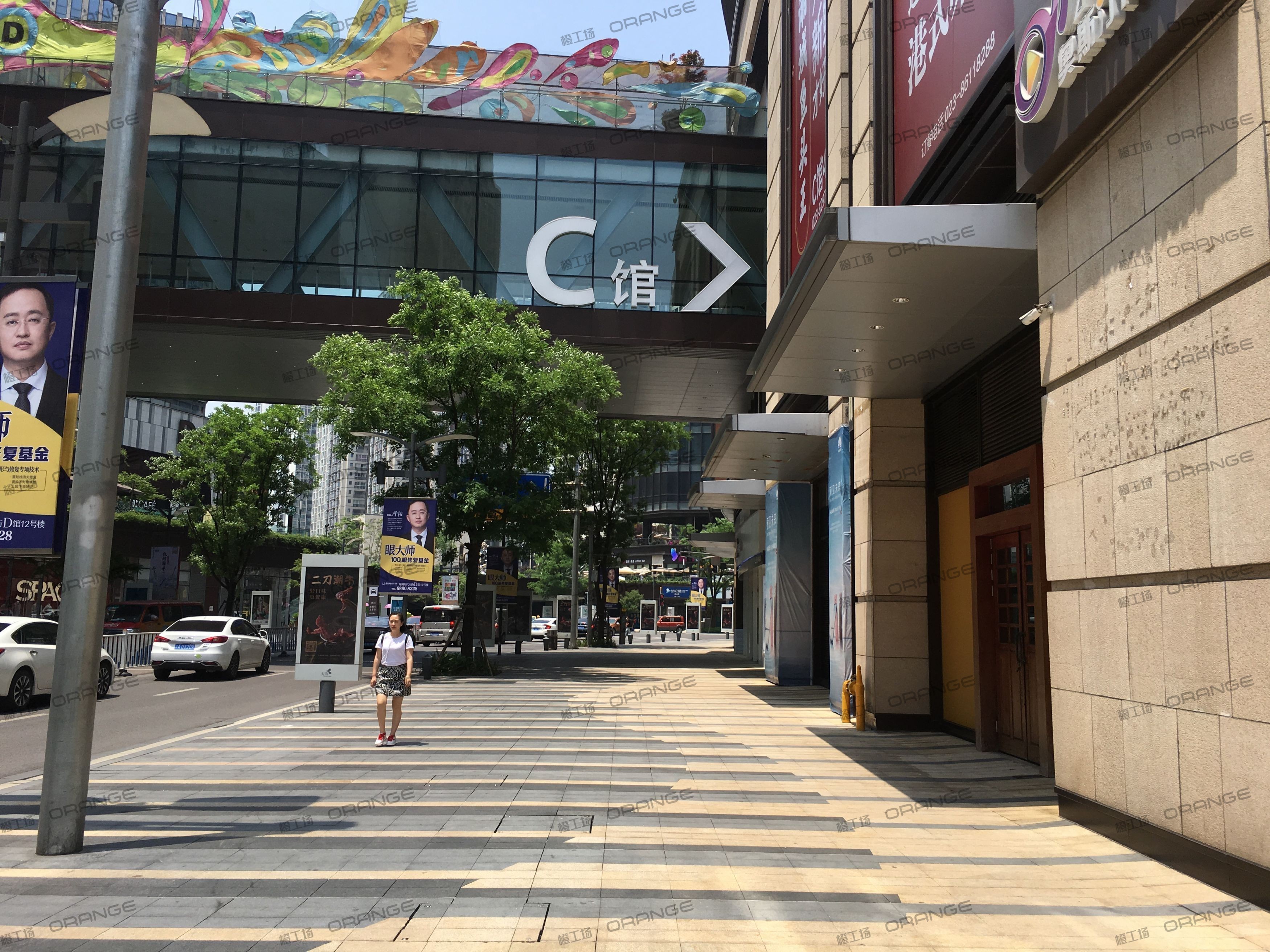 重庆龙湖时代天街C馆-室外南侧C馆12号西侧广场3