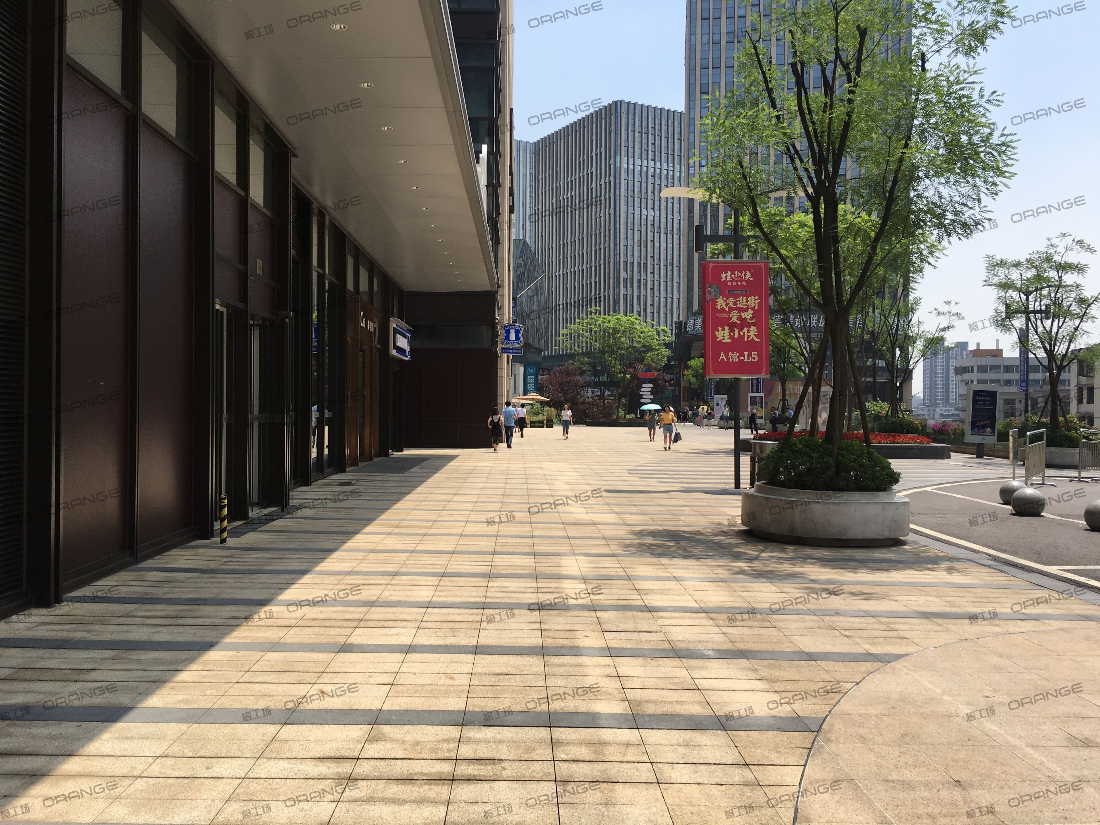 重庆龙湖时代天街C馆-室外西侧4号门北1