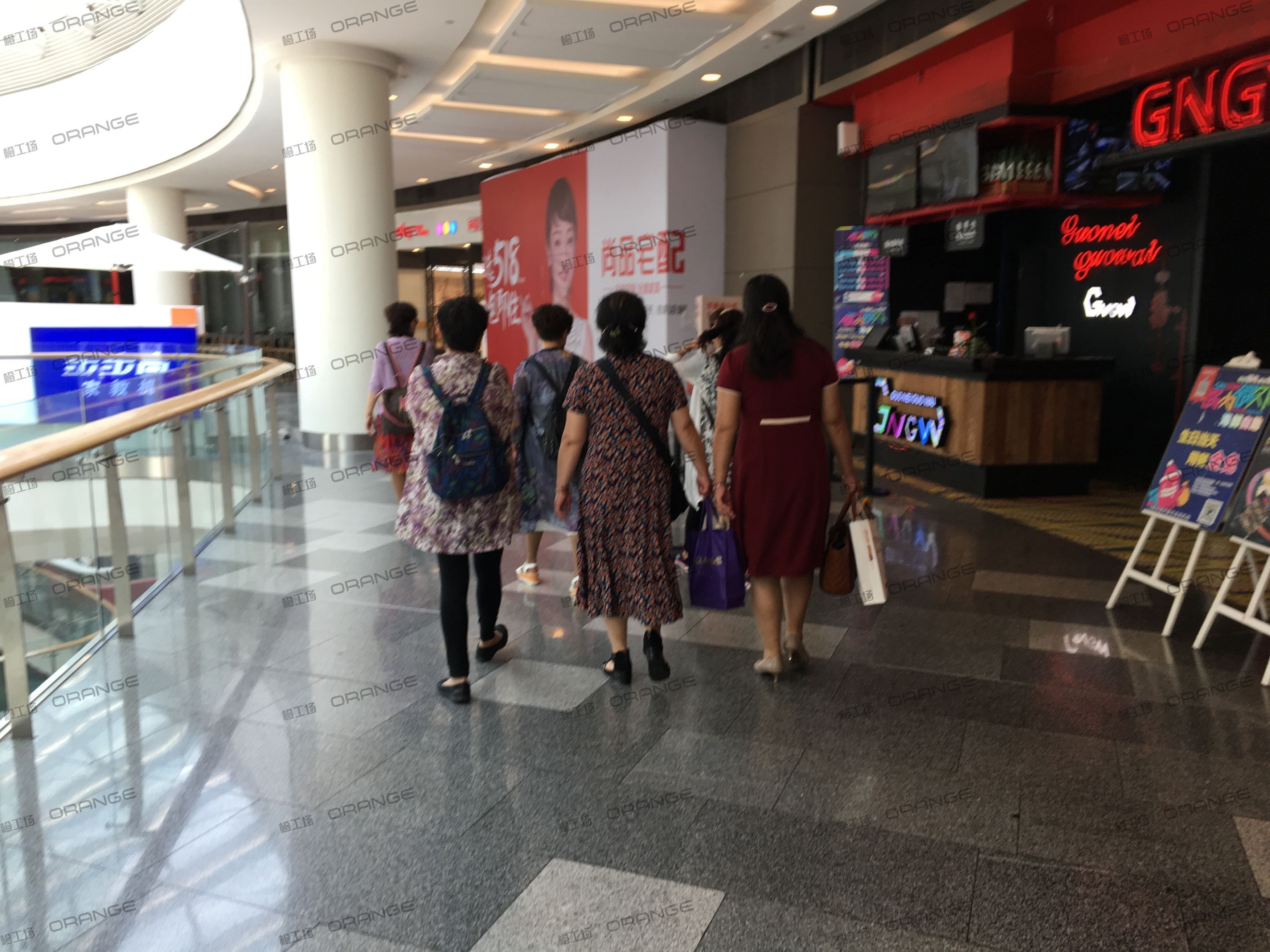 武汉荟聚购物中心-室内三层西北侧环廊北一3