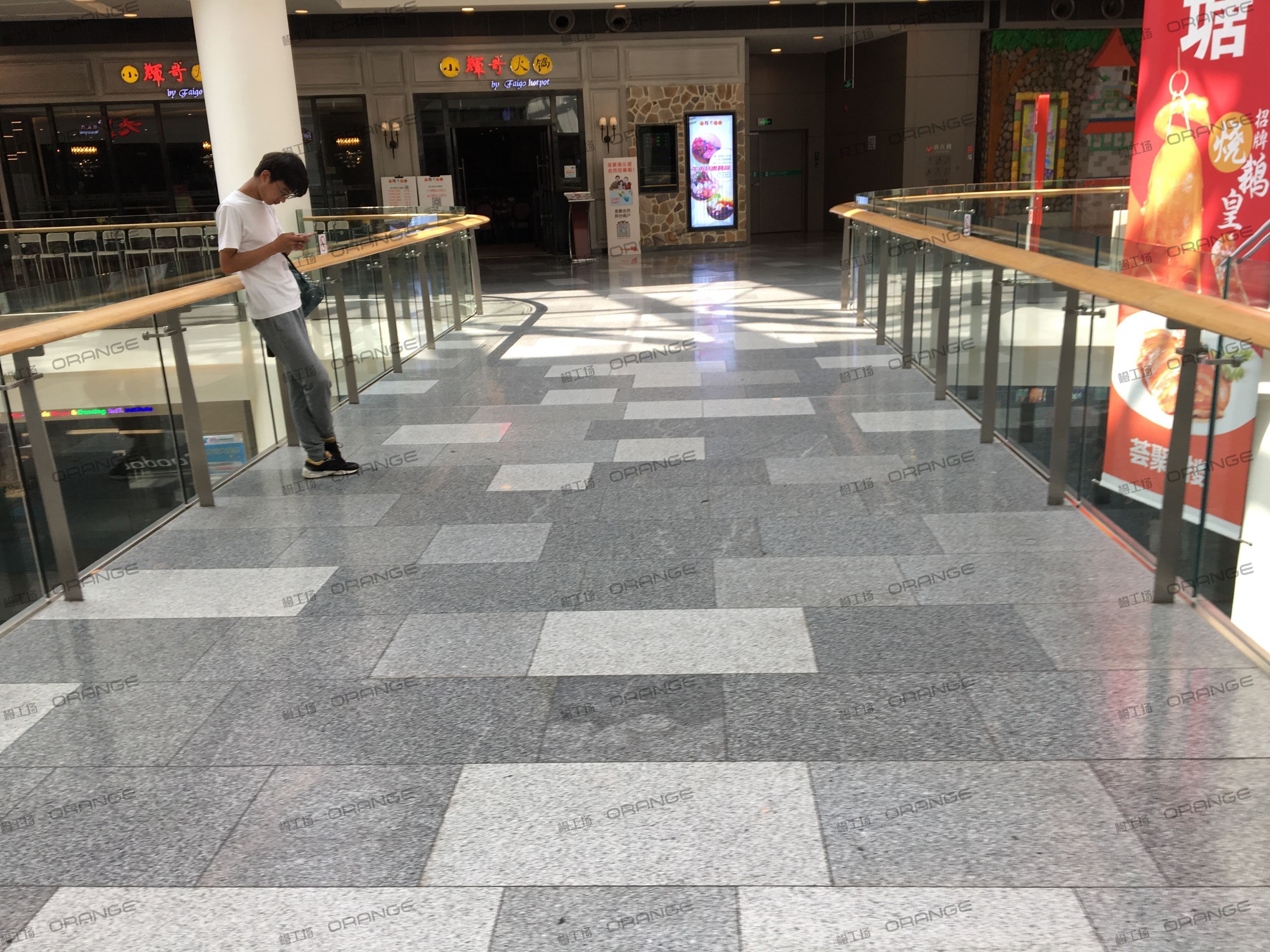 武汉荟聚购物中心-室内三层东北侧环廊东2