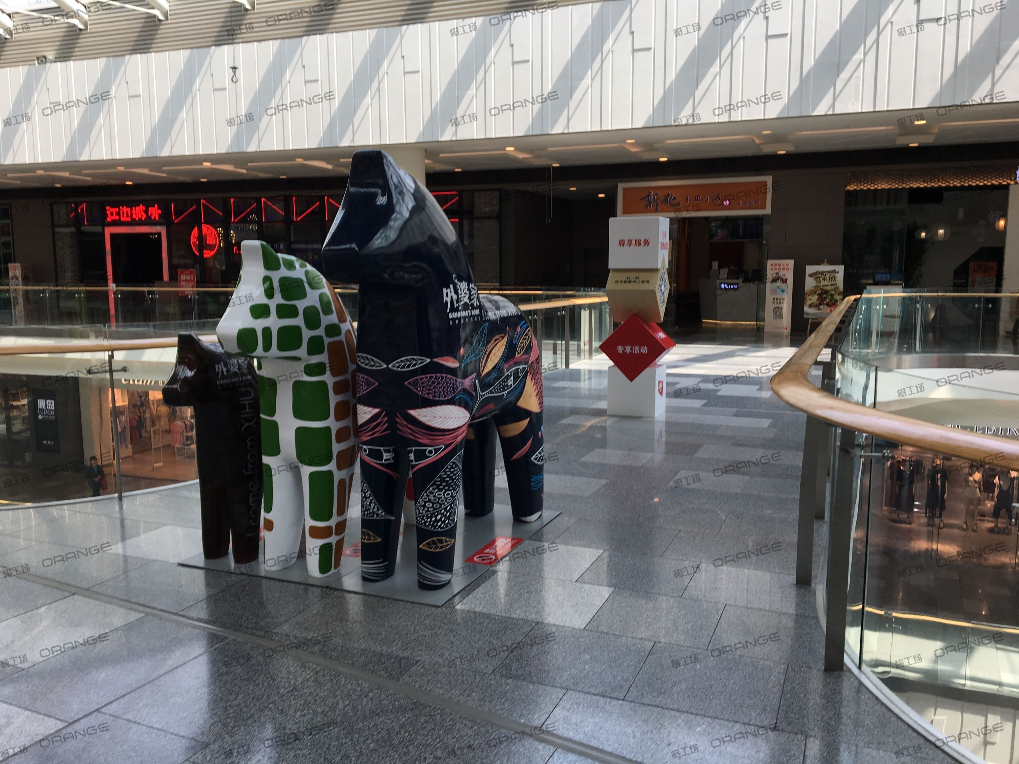 武汉荟聚购物中心-室内三层西南侧环廊西2