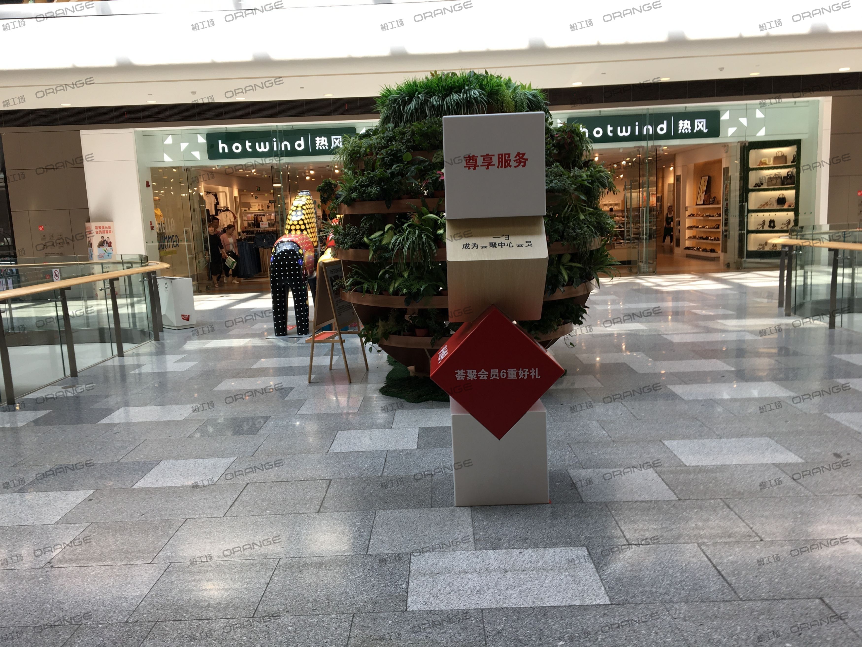 武汉荟聚购物中心-室内二层南侧环廊北2