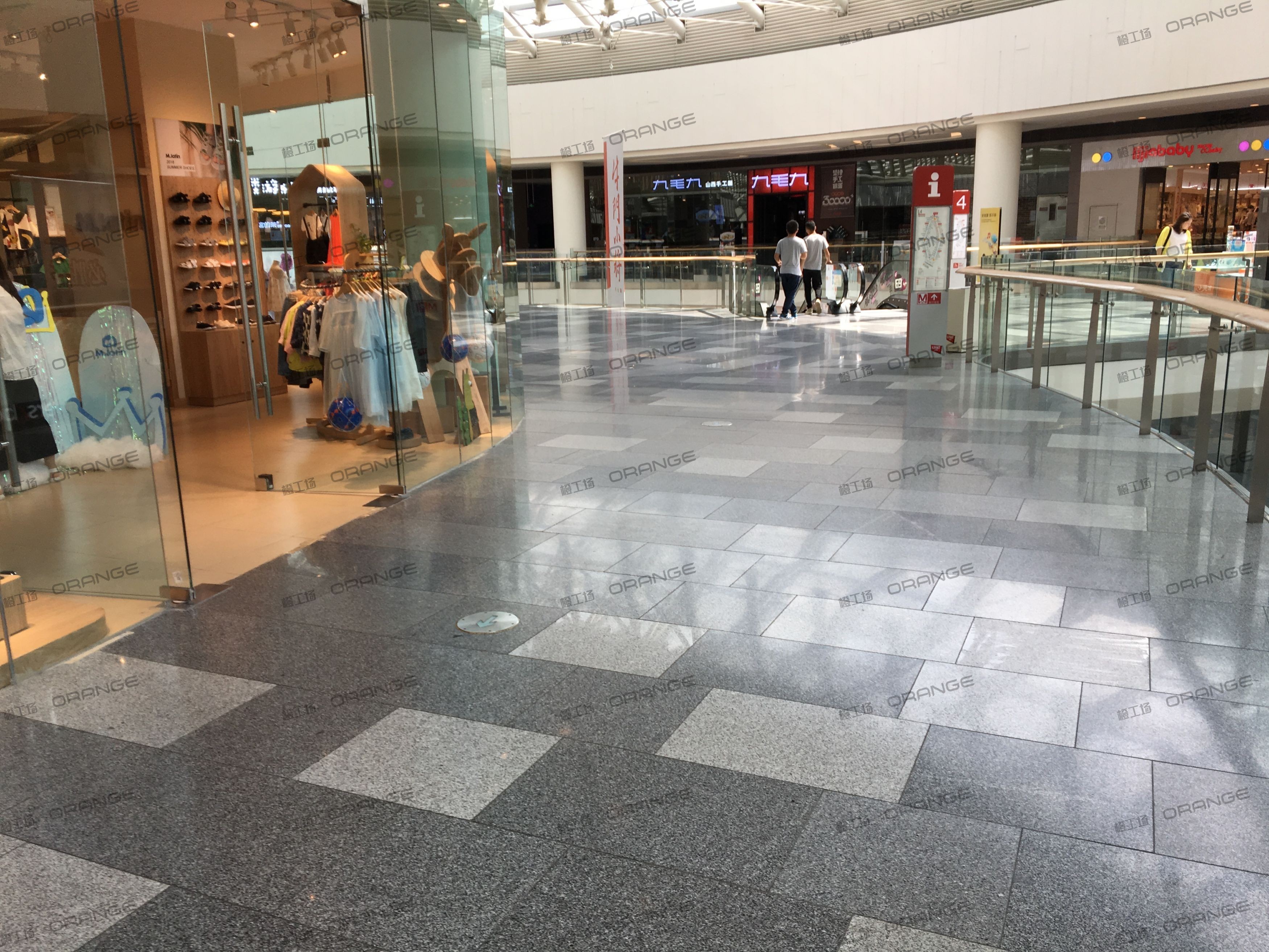 武汉荟聚购物中心-室内三层西北侧环廊南三2