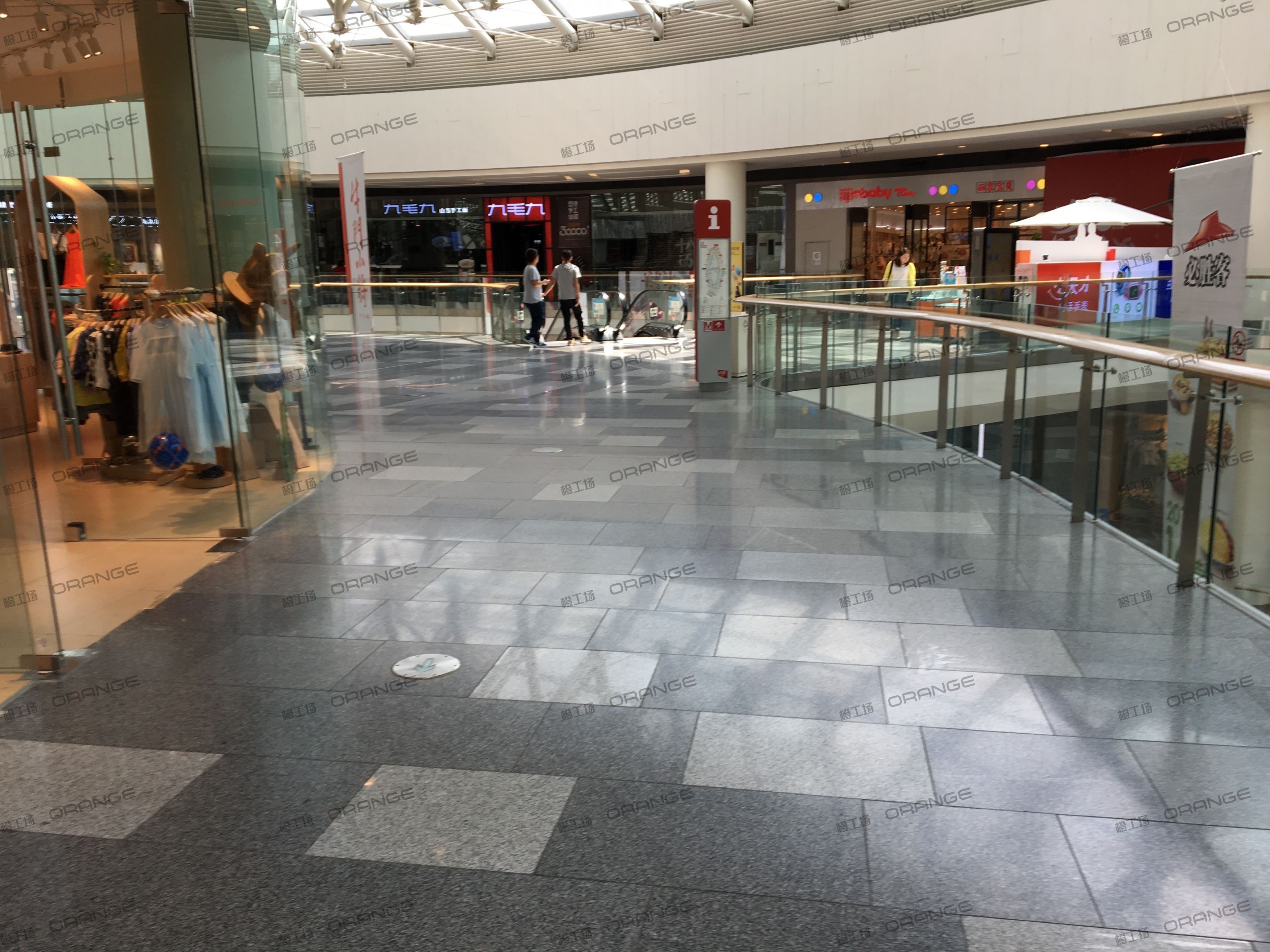 武汉荟聚购物中心-室内三层西北侧环廊南三1