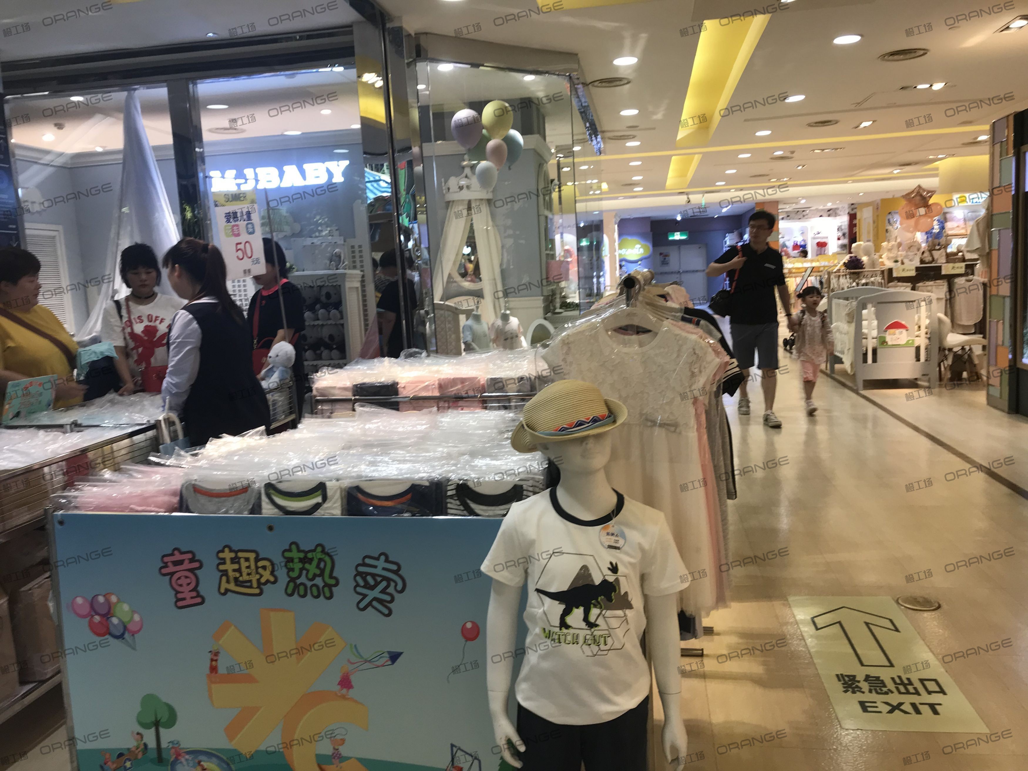 武汉群光广场-室内六层东扶梯南4