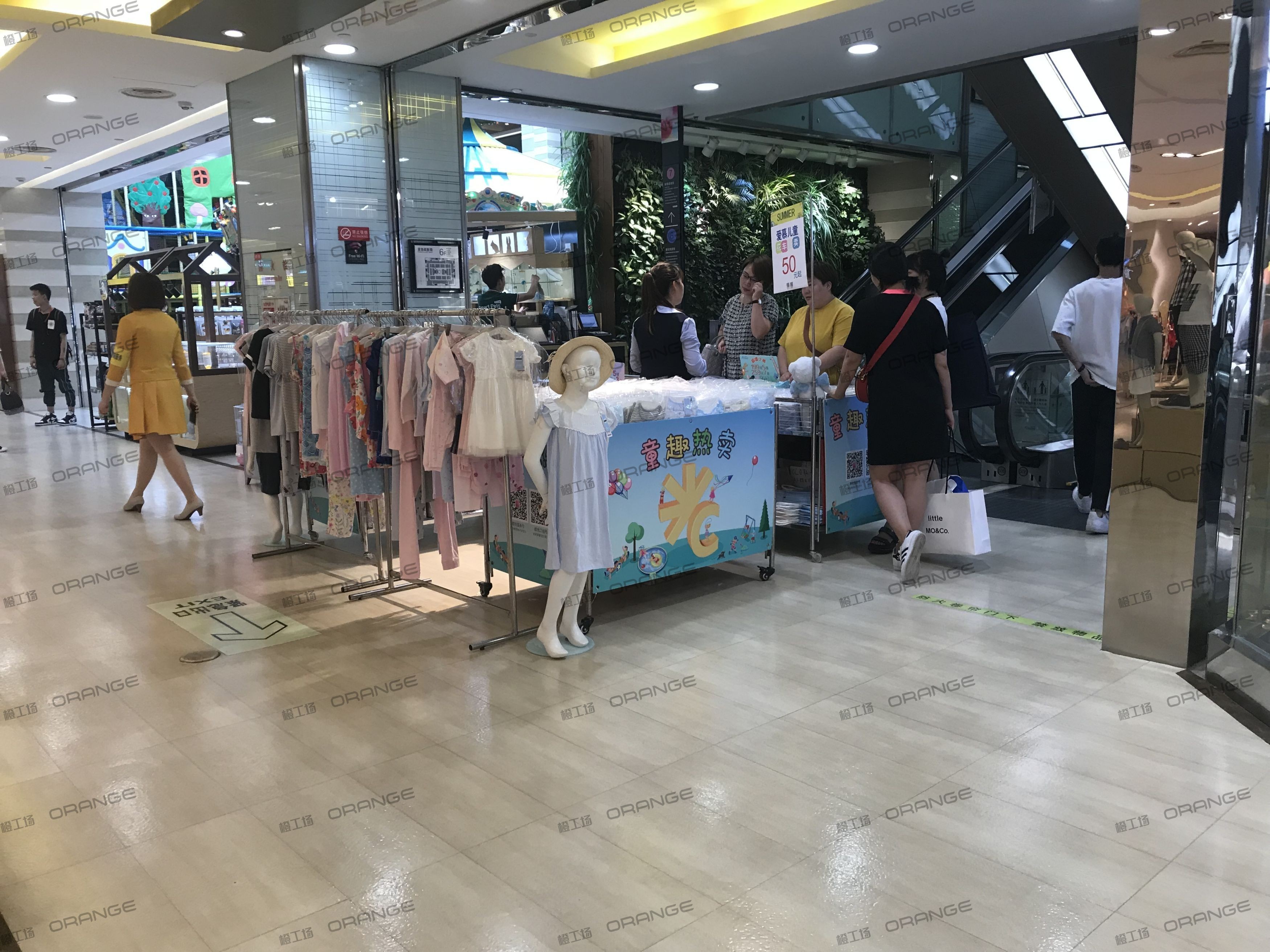 武汉群光广场-室内六层东扶梯南3