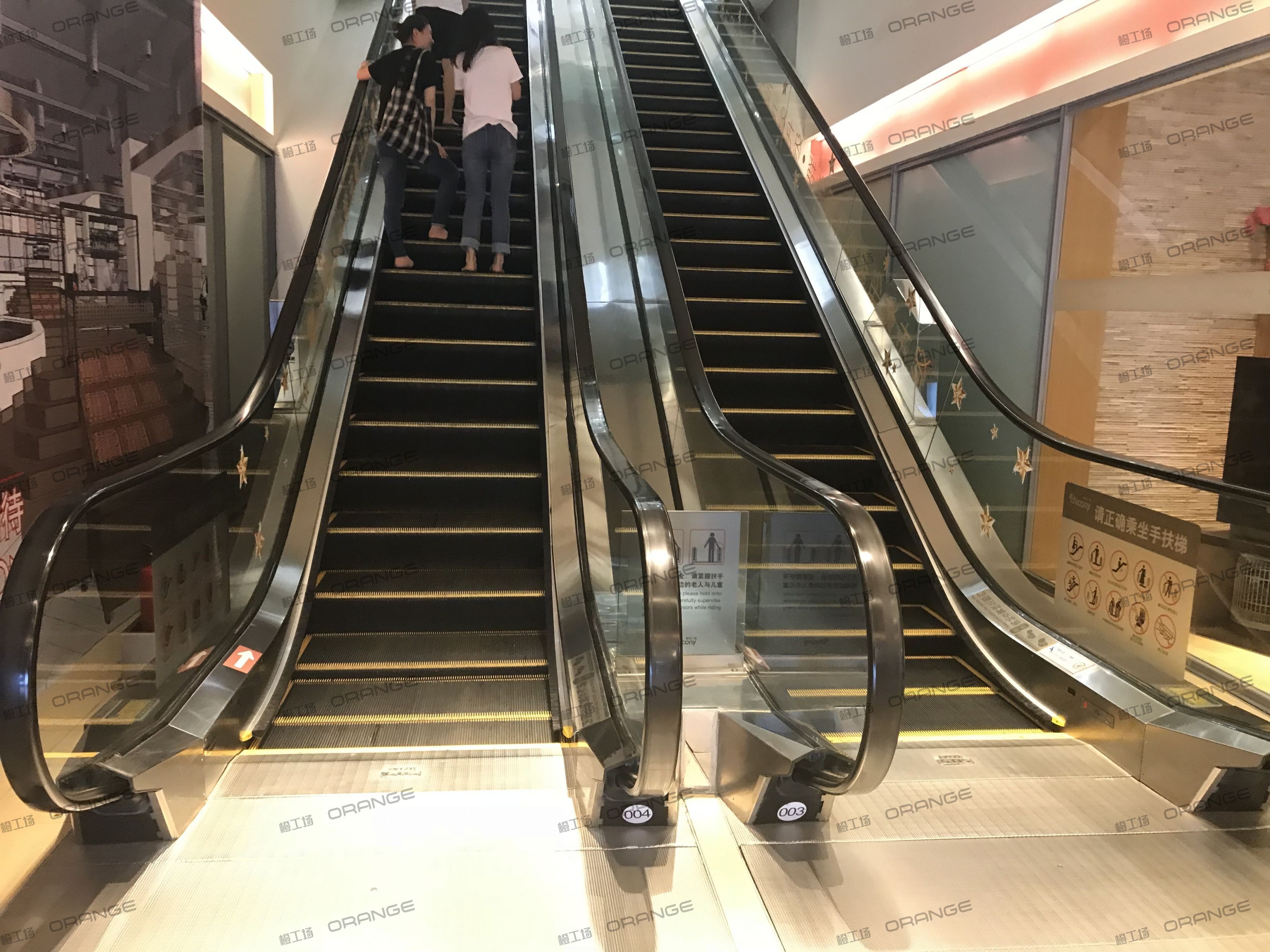 武汉群光广场-室内B1层东扶梯北2