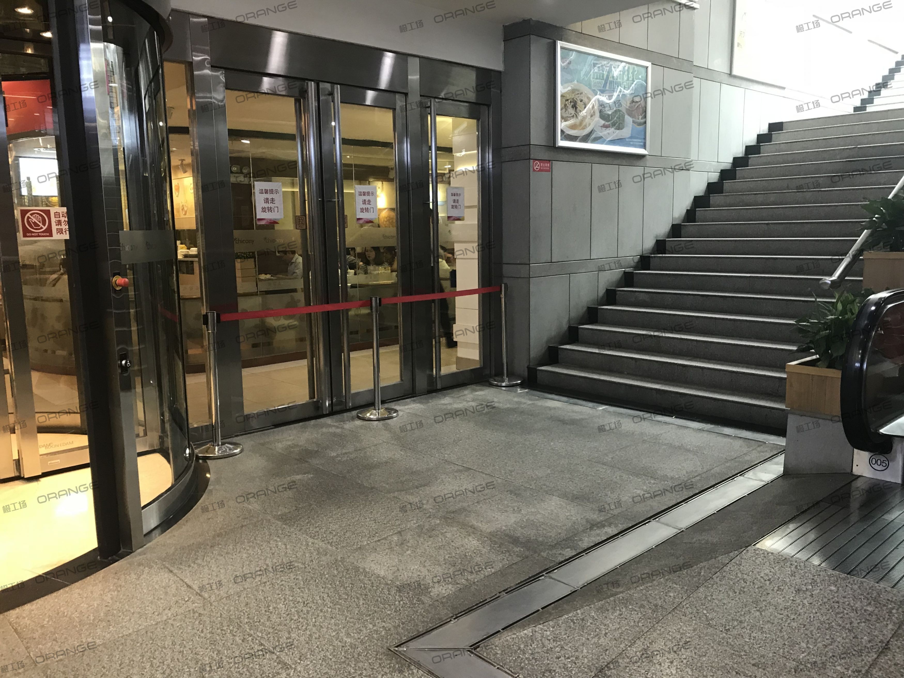 武汉群光广场-室内B1层西出口外2