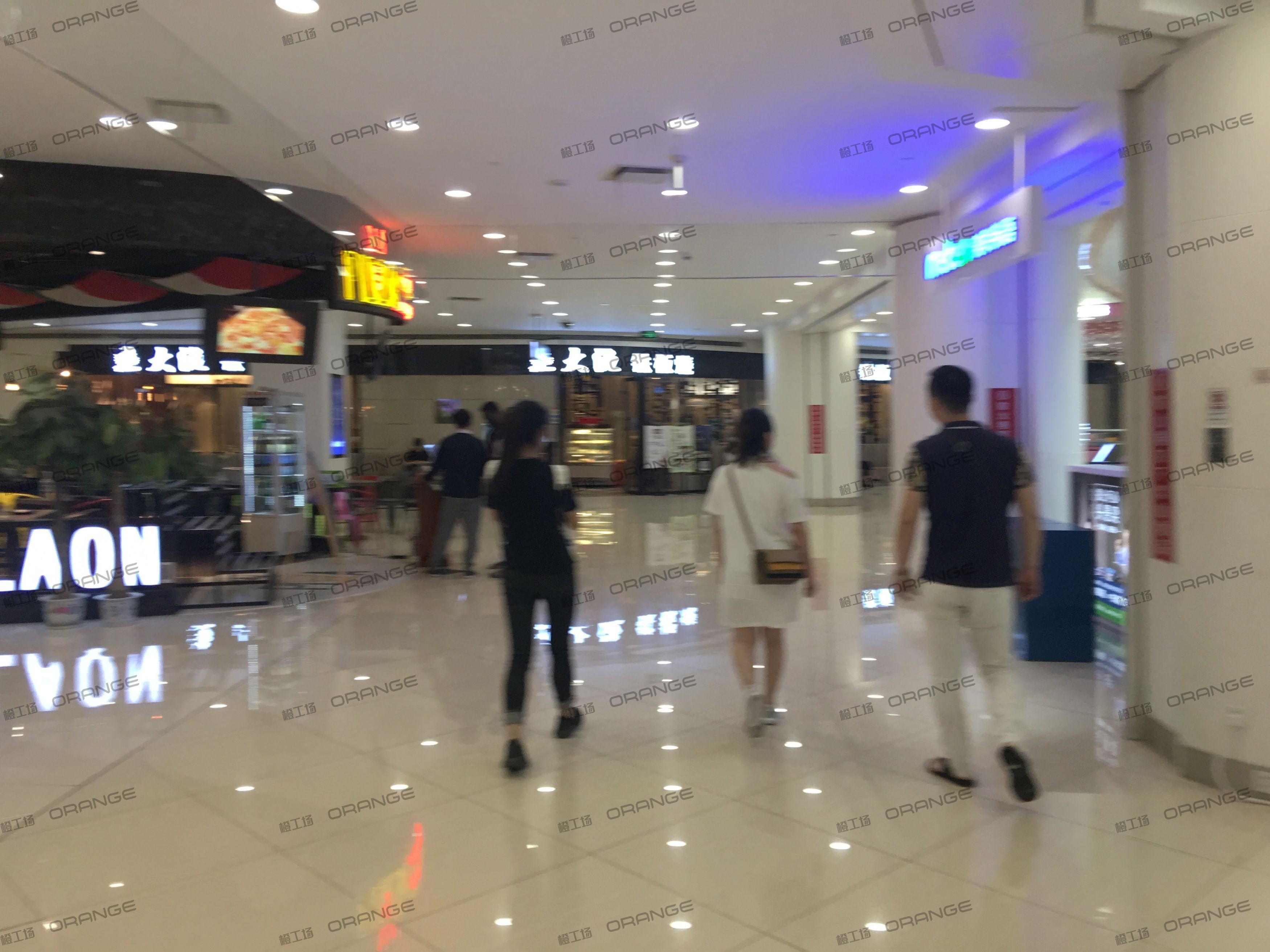 武汉银泰创意城（街道口店）-室内九层南侧扶梯南4