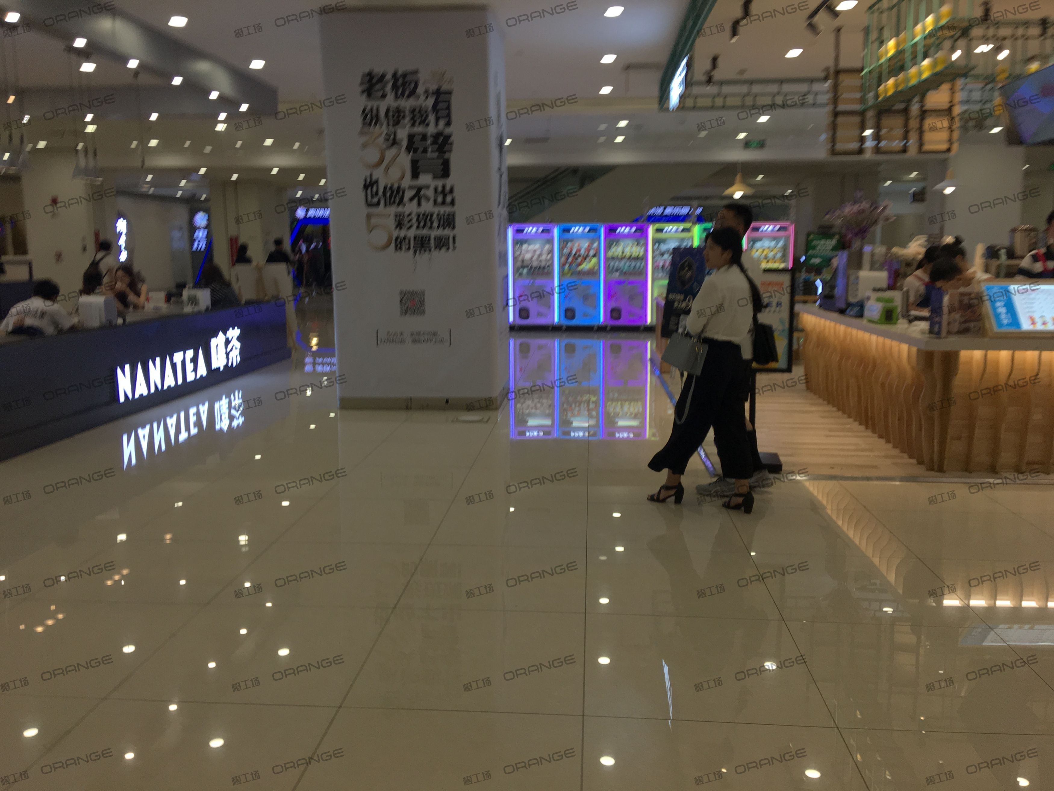 武汉银泰创意城（街道口店）-室内七层中庭环廊东1