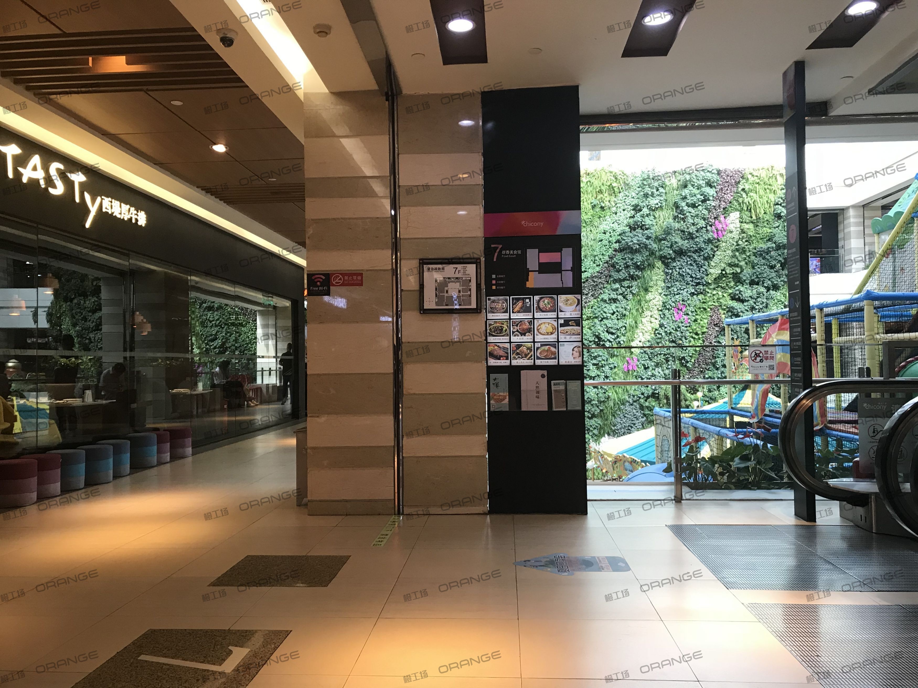 武汉群光广场-室内七层西扶梯北1