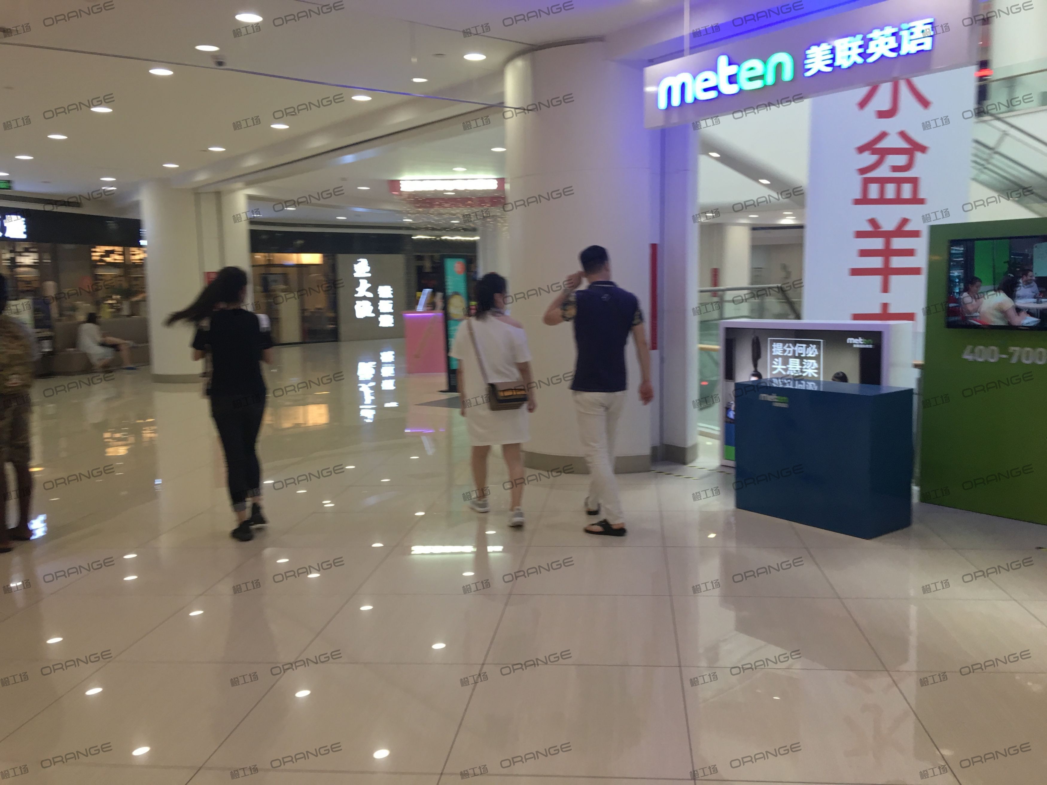 武汉银泰创意城（街道口店）-室内九层南侧扶梯南1