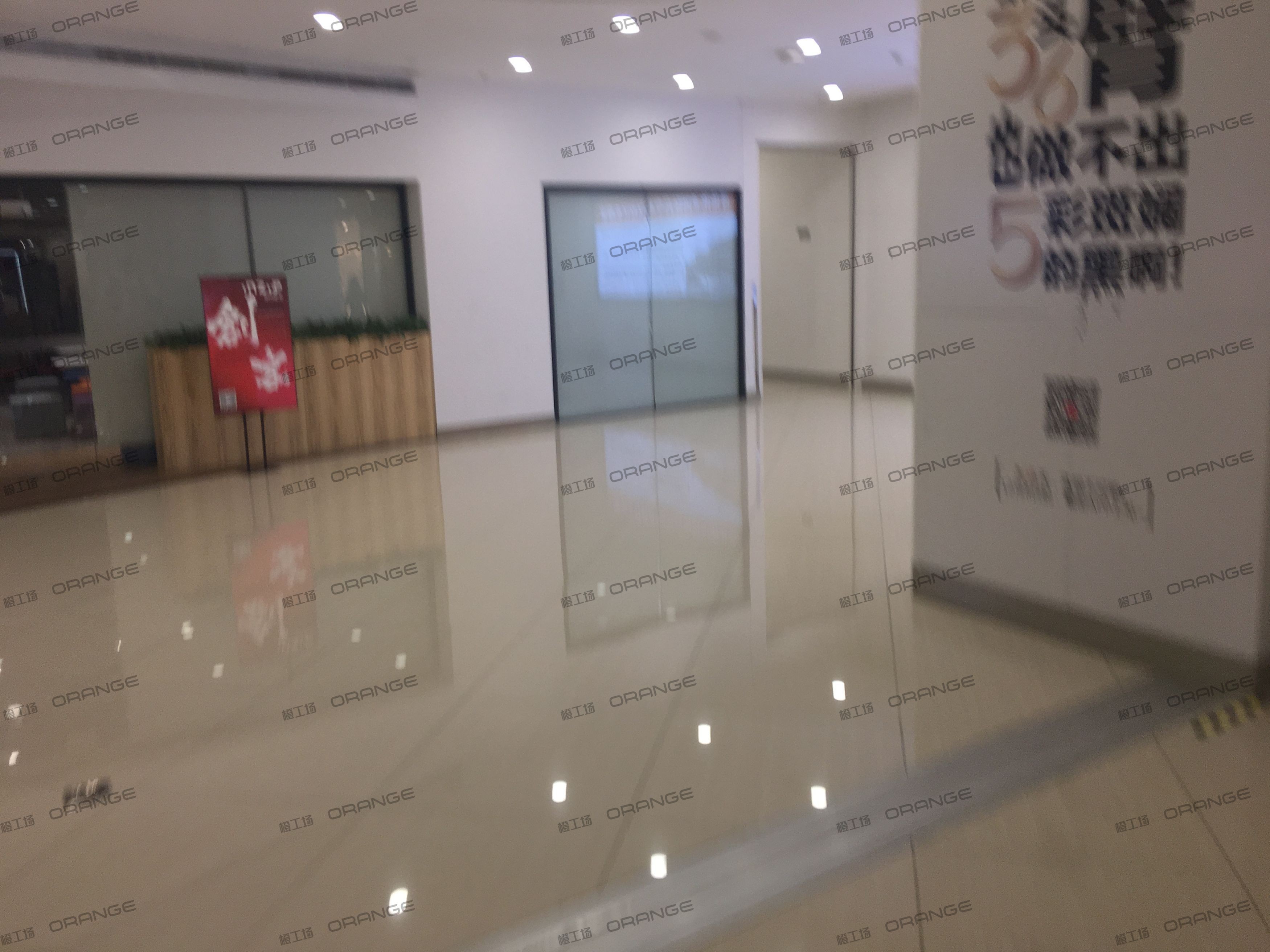 武汉银泰创意城（街道口店）-室内三层中庭环廊东1