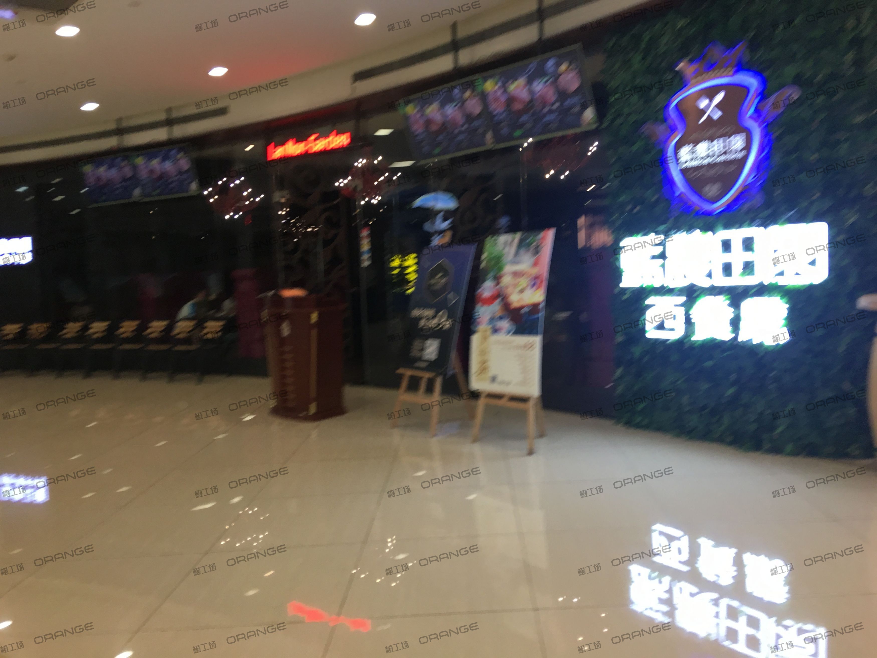 武汉银泰创意城（街道口店）-室内十层南侧扶梯西2