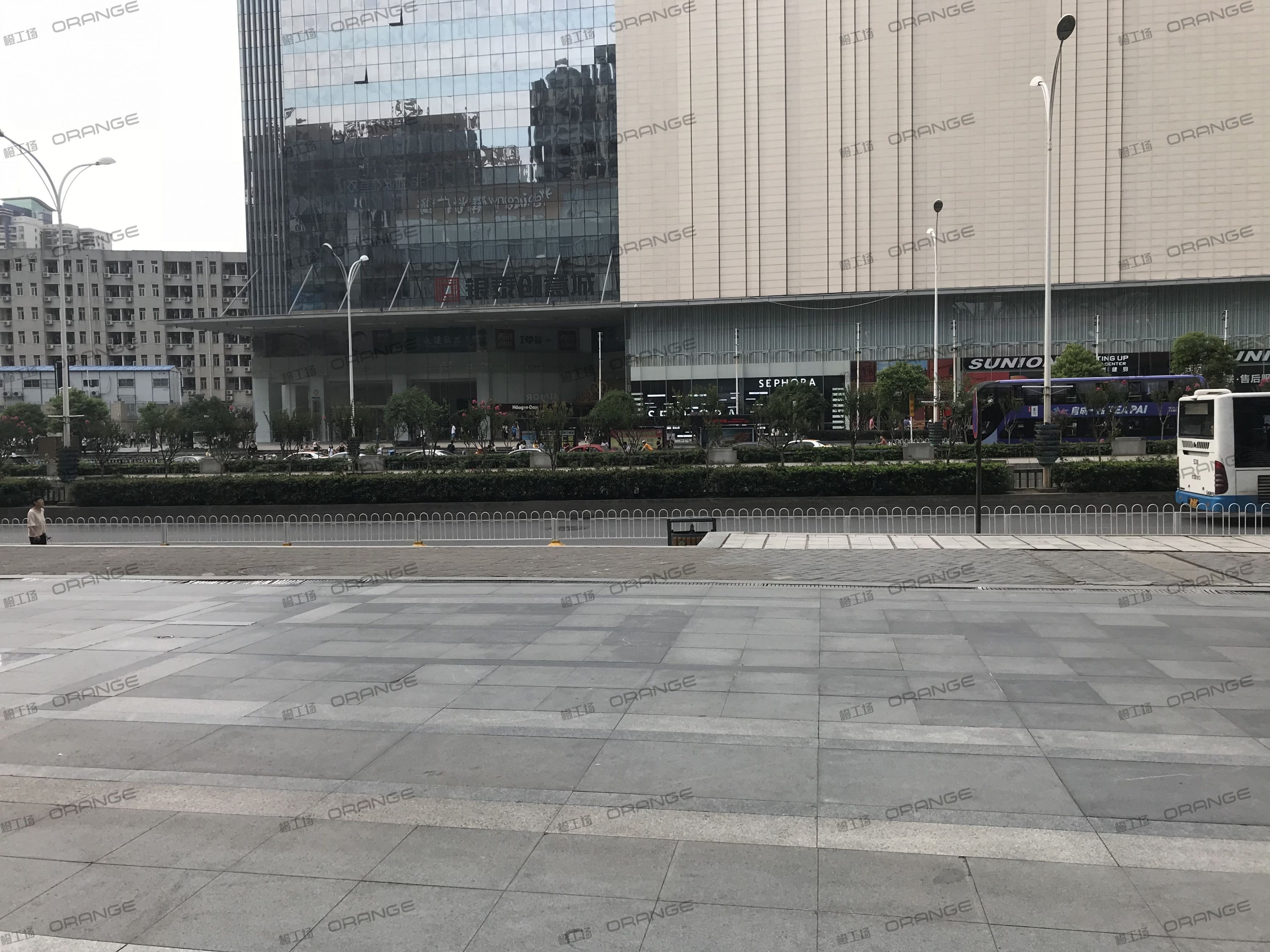 武汉群光广场-室外北广场东侧一3