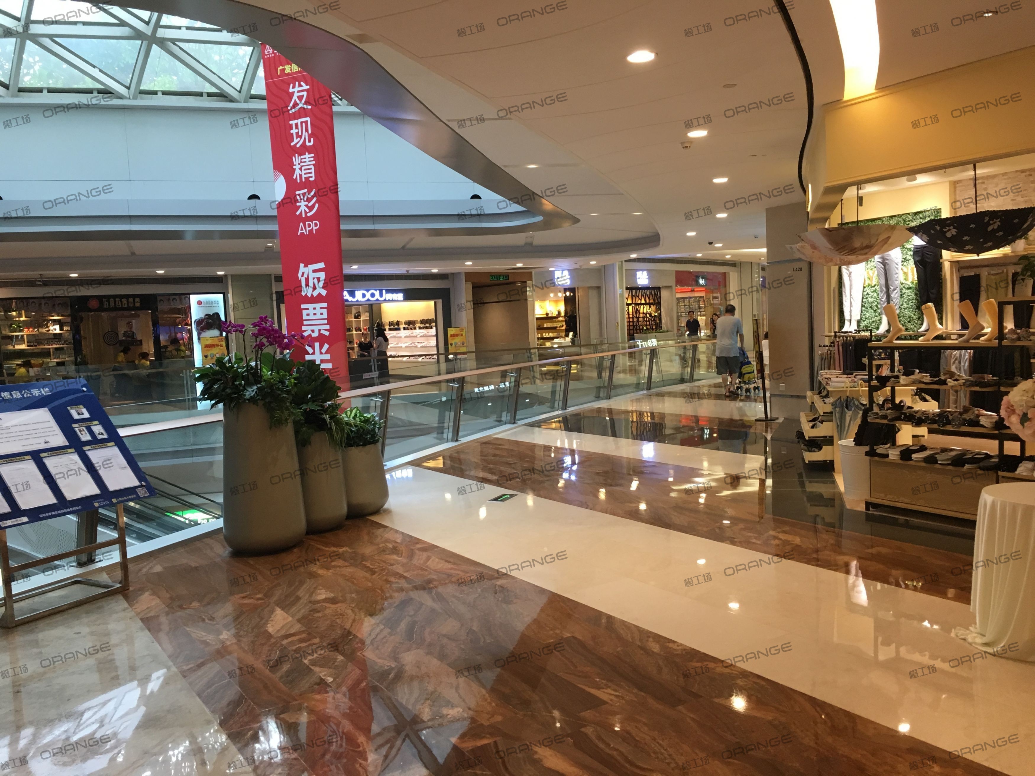 深圳京基百纳空间（KK MALL）-室内四层南侧扶梯西过道1