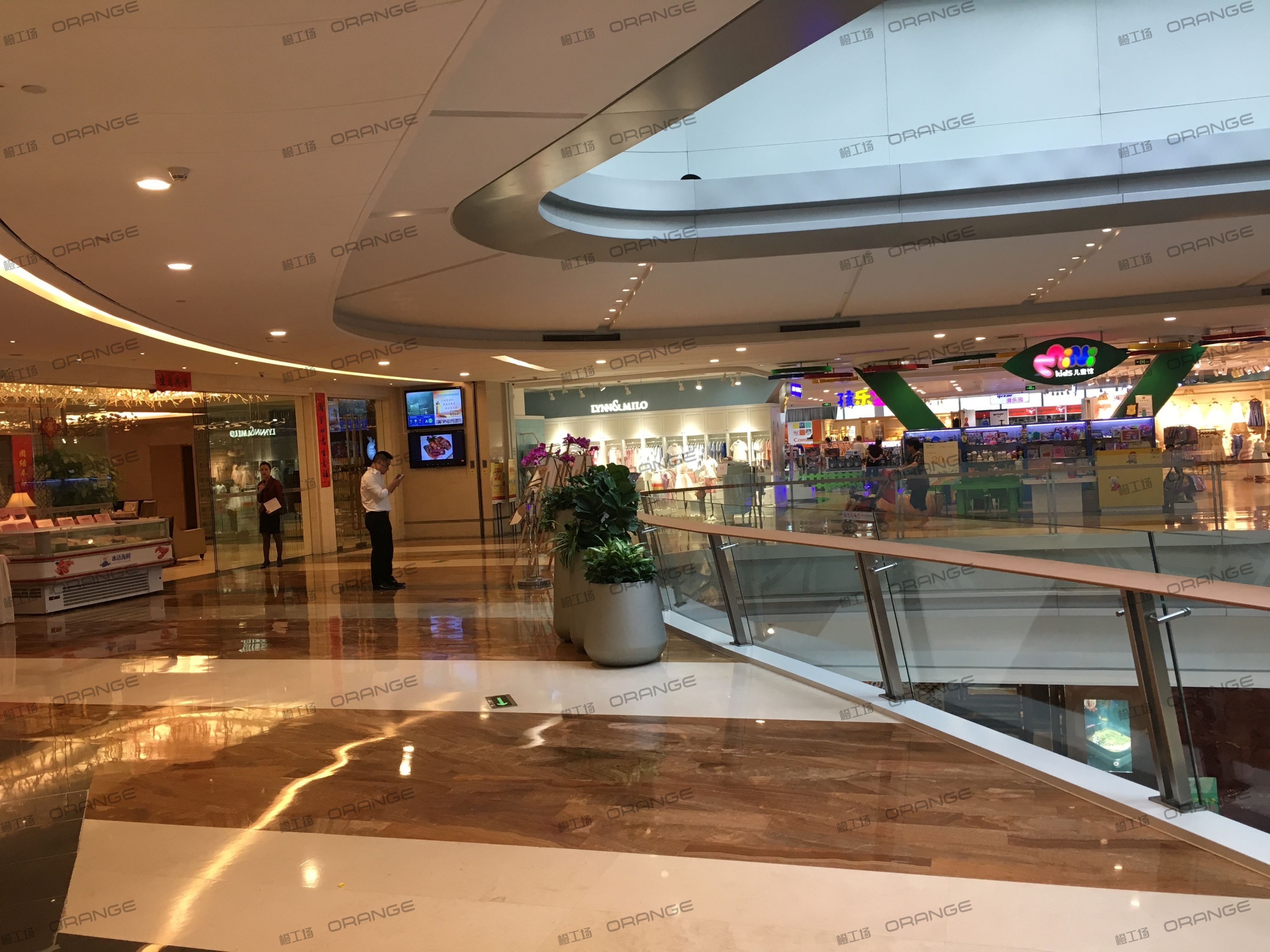 深圳京基百纳空间（KK MALL）-室内四层南侧扶梯西过道4