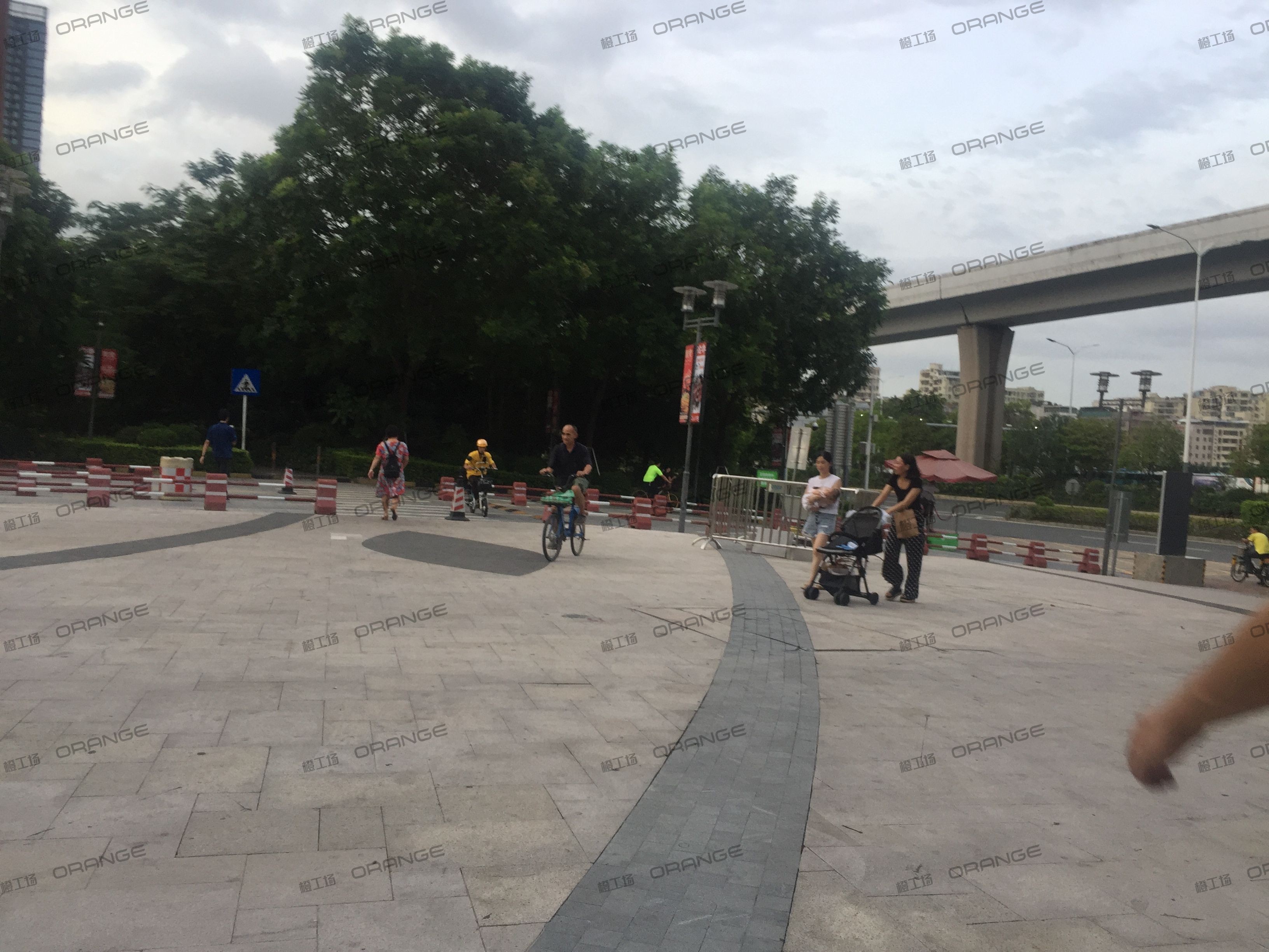 深圳星河COCO park（龙岗店）-室外东北侧通道二1