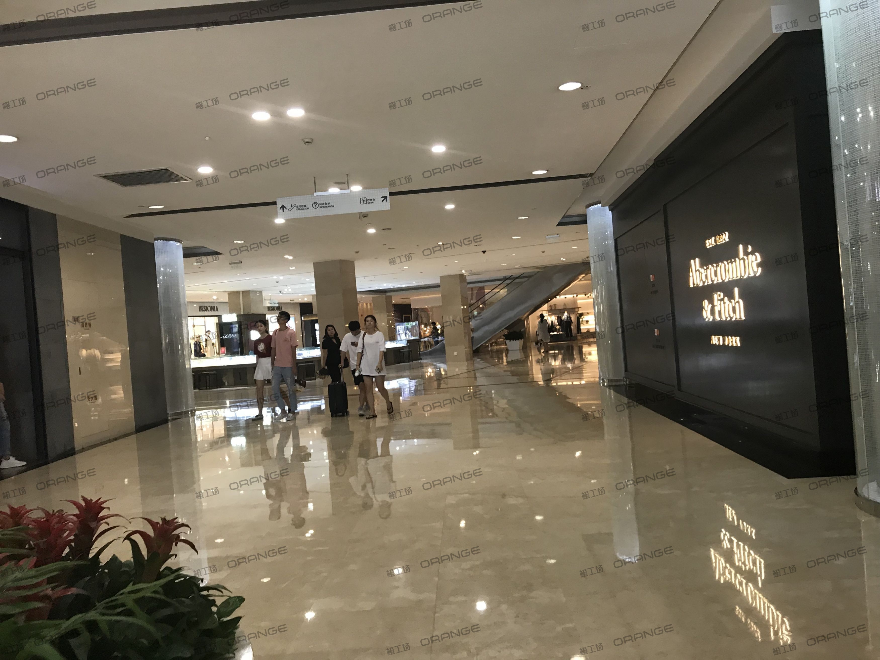 宁波天一国际购物中心-室内一层南门内B3