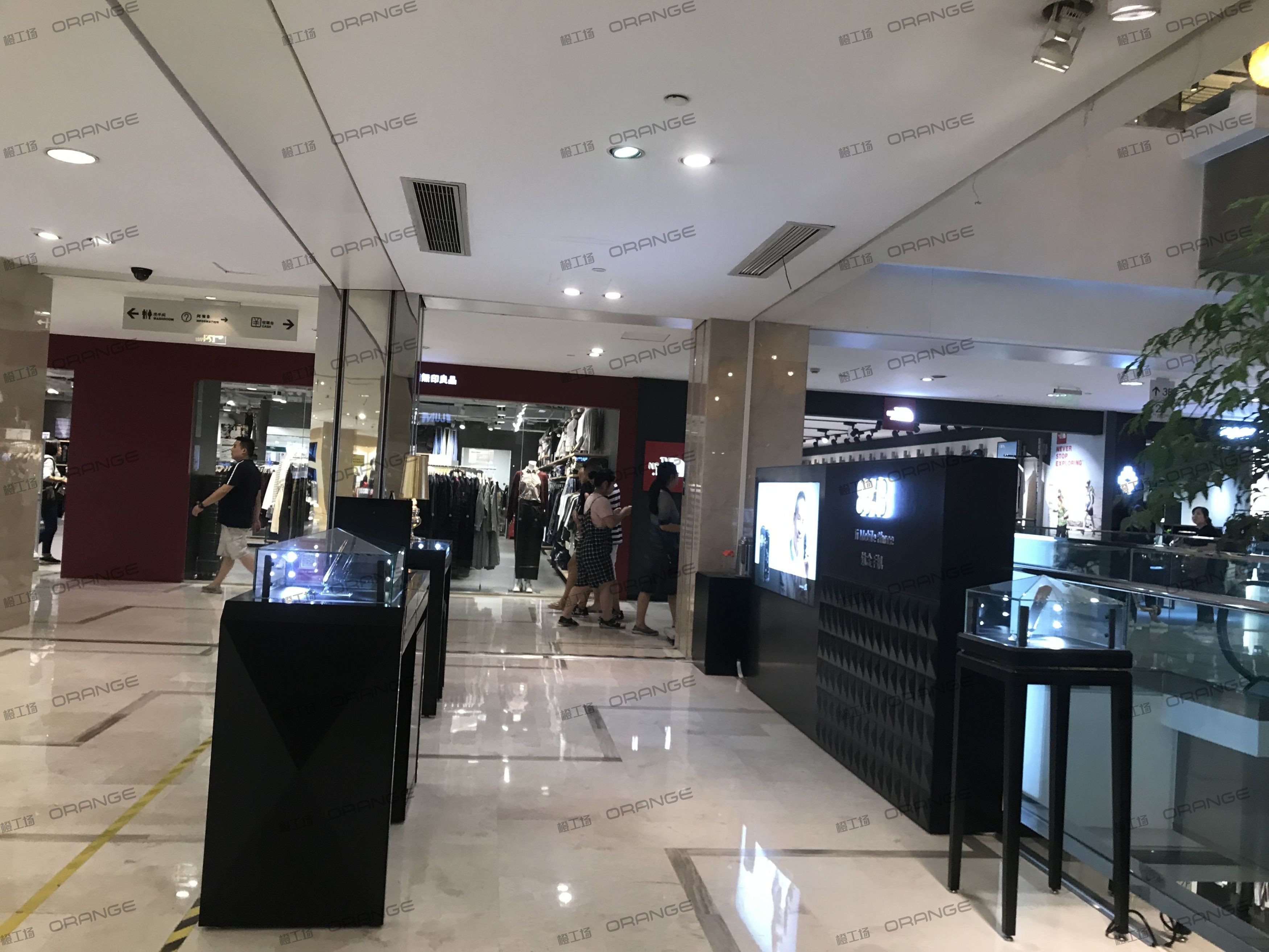 宁波天一国际购物中心-室内二层南扶梯南2