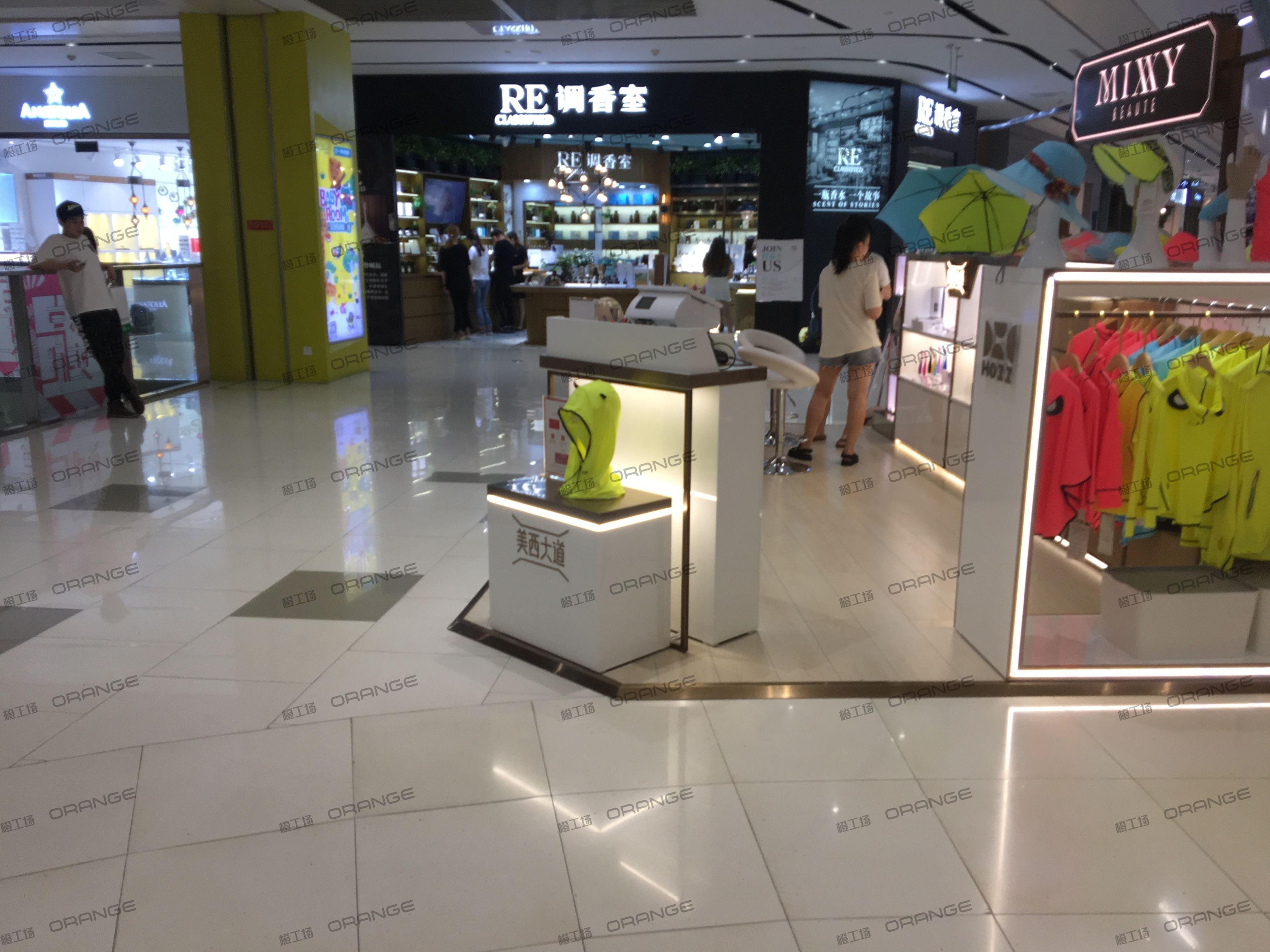 宁波来福士广场-室内二层东侧环廊南2