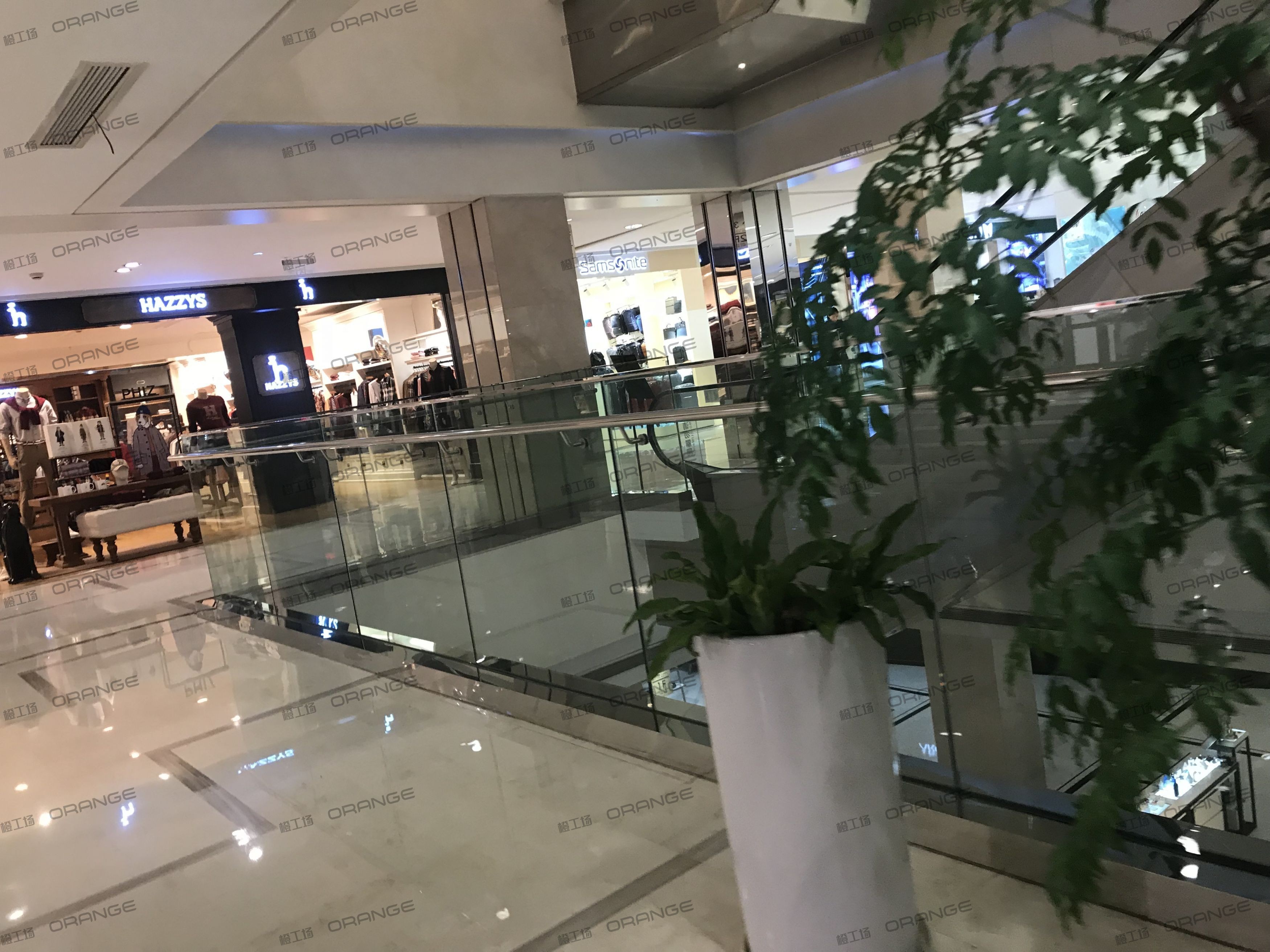 宁波天一国际购物中心-室内二层南扶梯北4