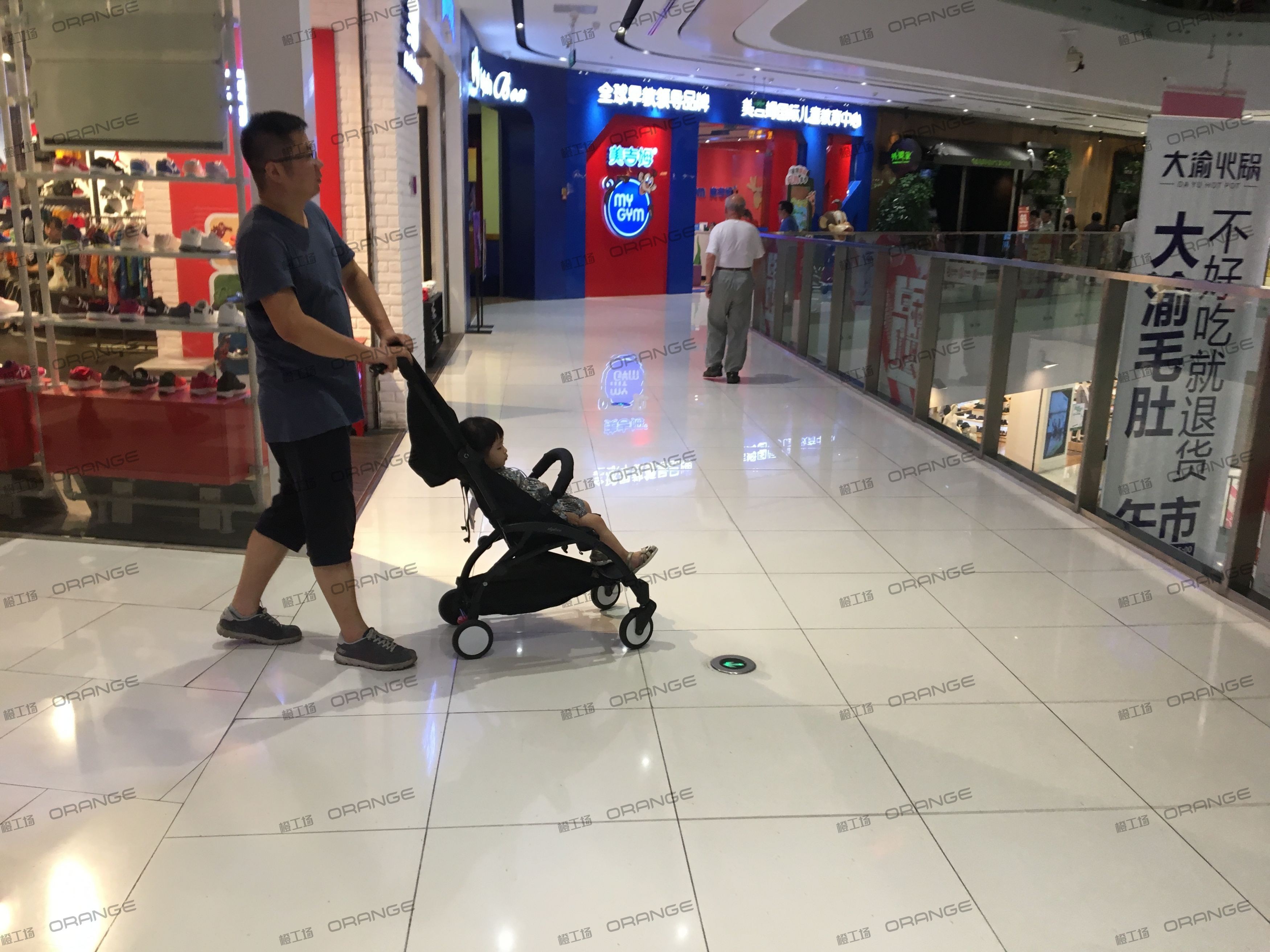 宁波来福士广场-室内三层东侧环廊西a3