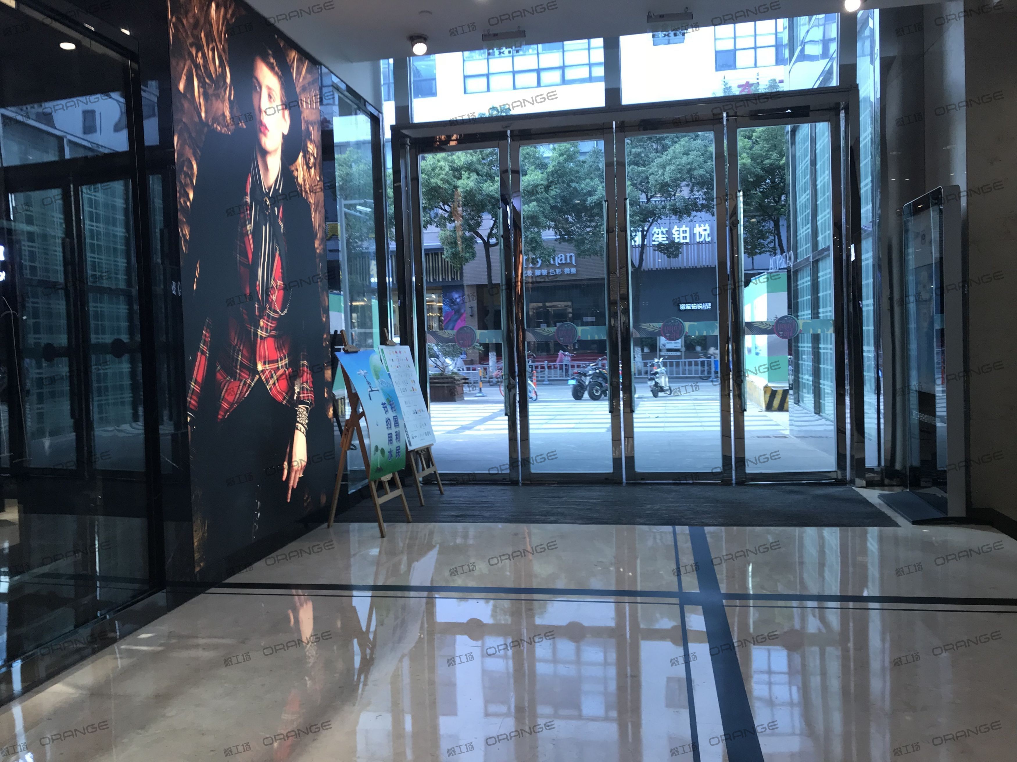 宁波天一国际购物中心-室内一层西二门内2