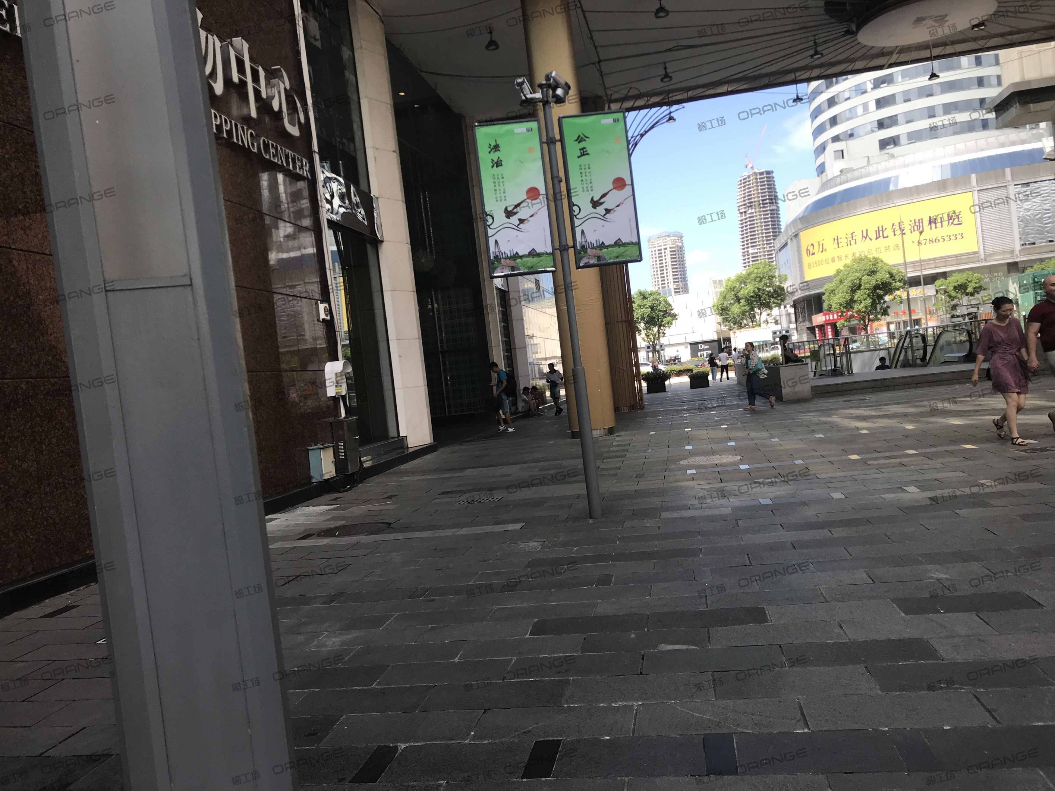 宁波天一国际购物中心-室外东走廊B3