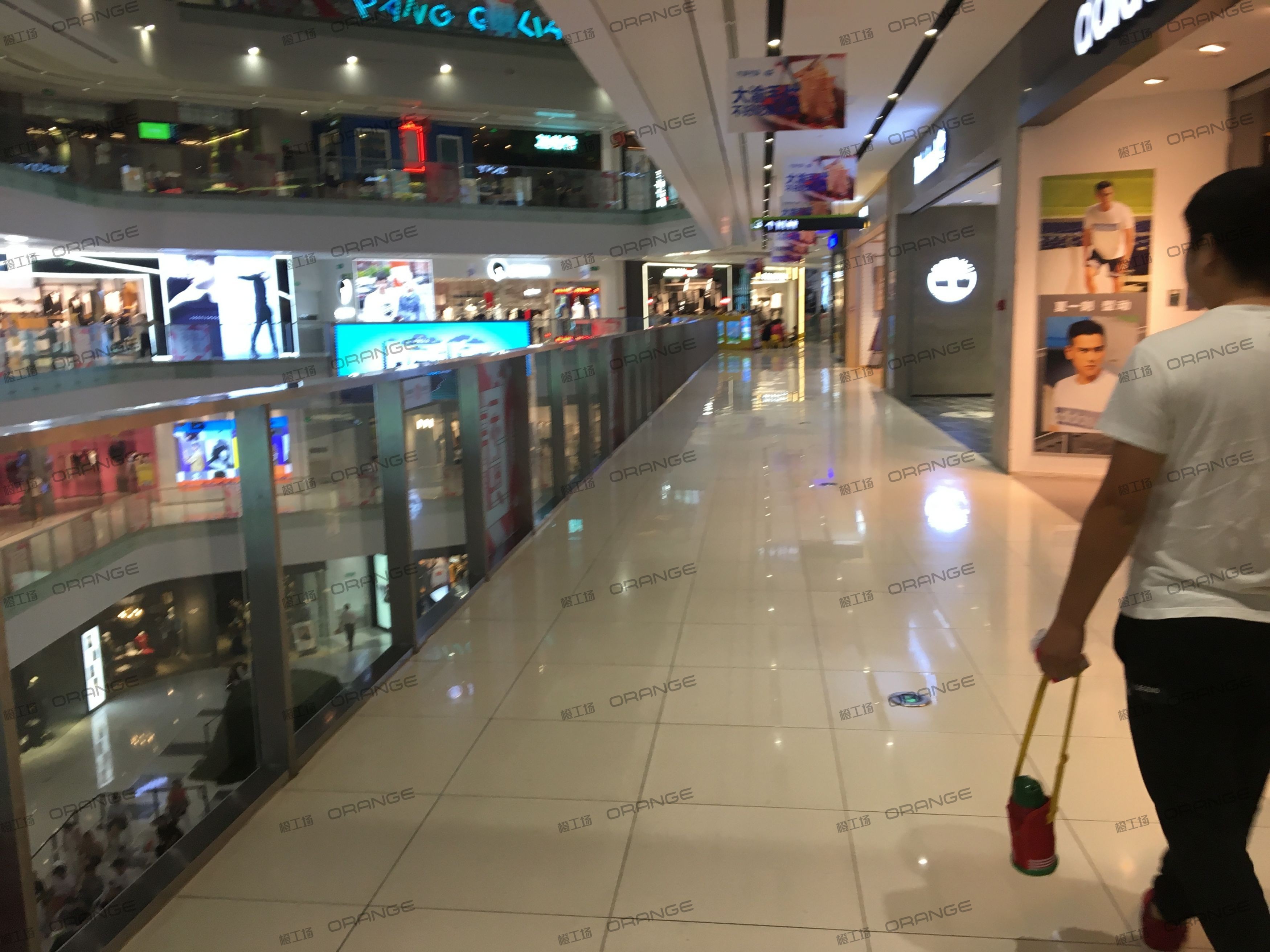 宁波来福士广场-室内三层东侧环廊西b4