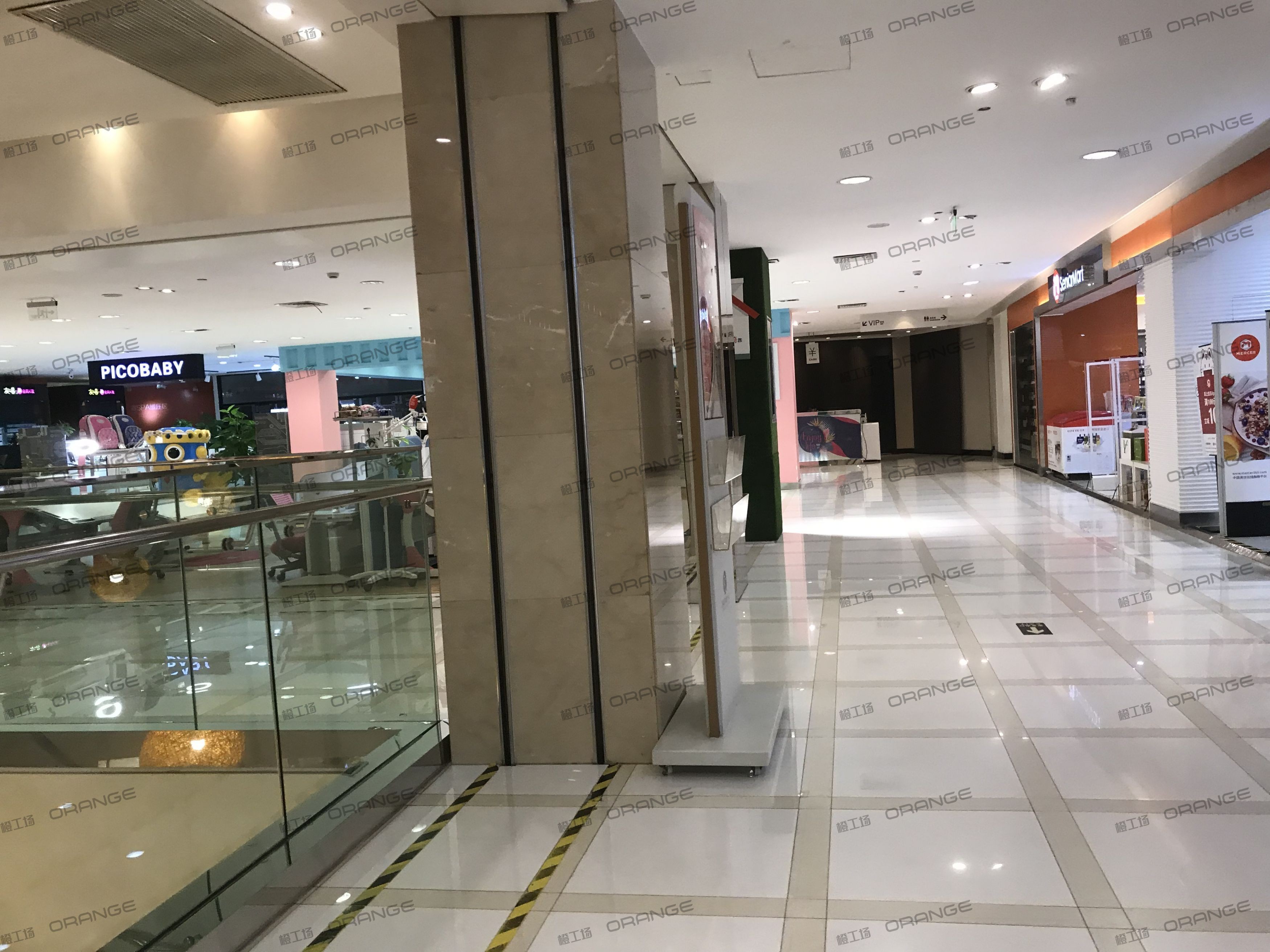 宁波天一国际购物中心-室内四层南扶梯西3