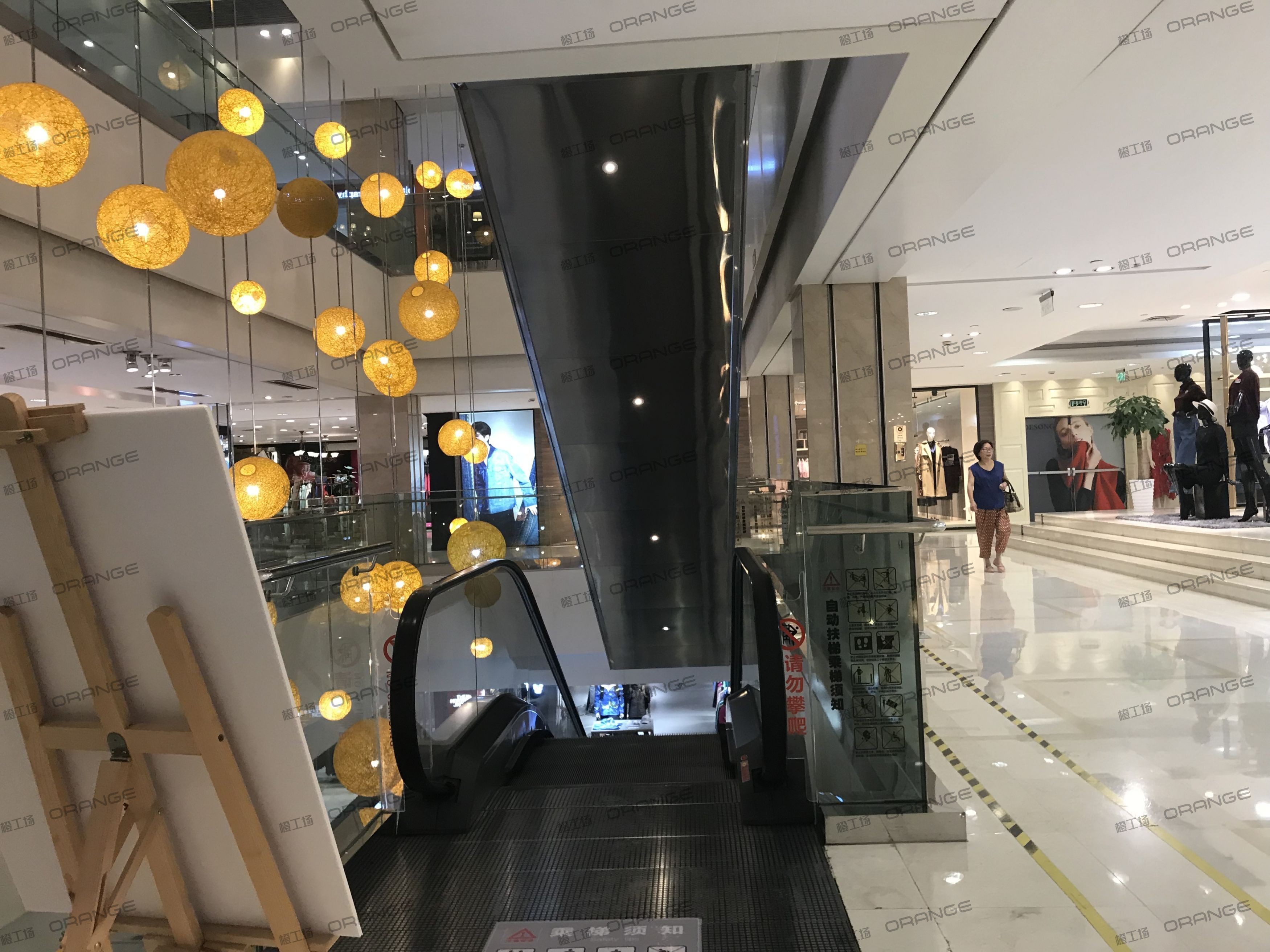 宁波天一国际购物中心-室内三层南扶梯北3