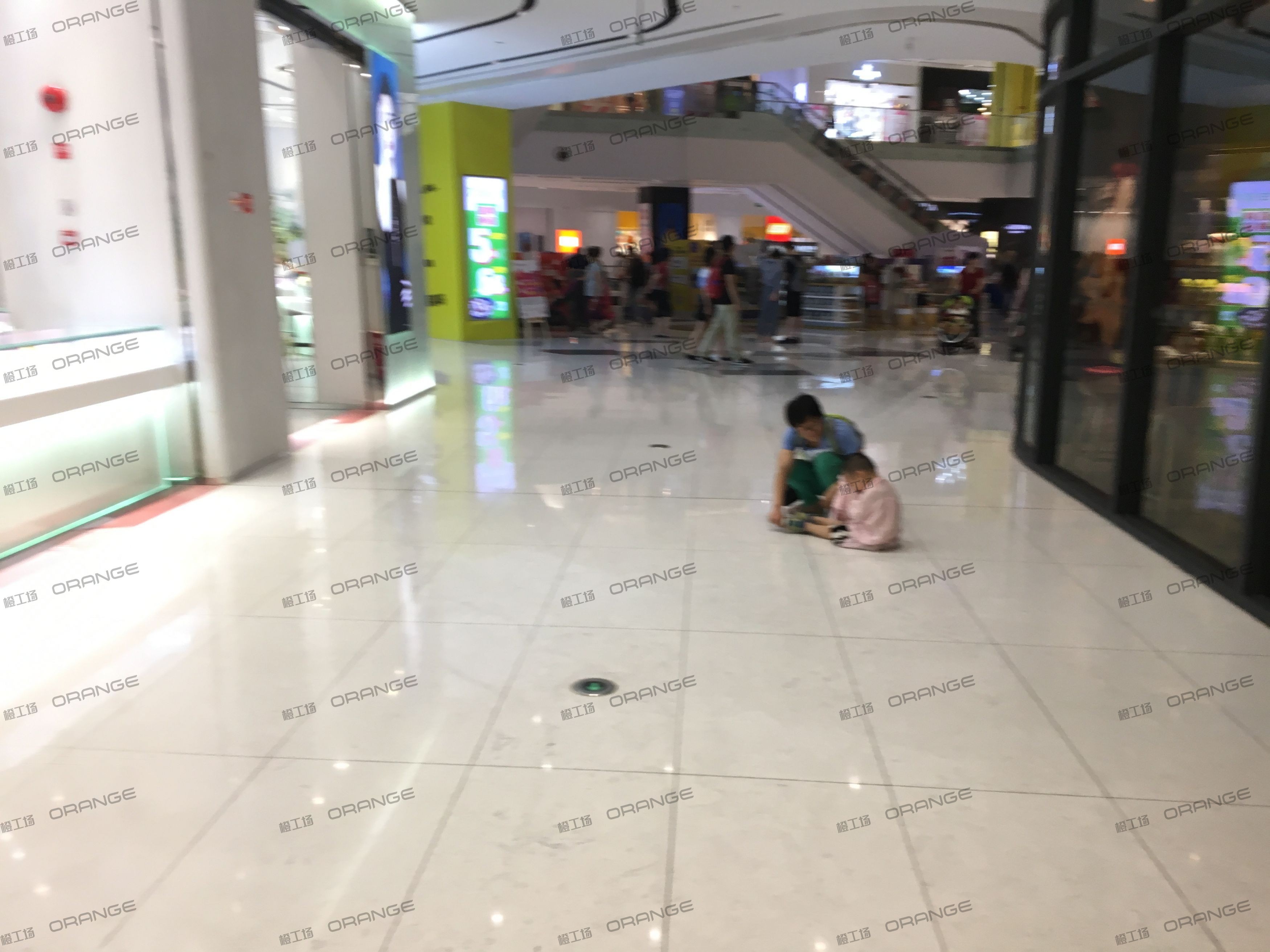 宁波来福士广场-室内一层南门内1