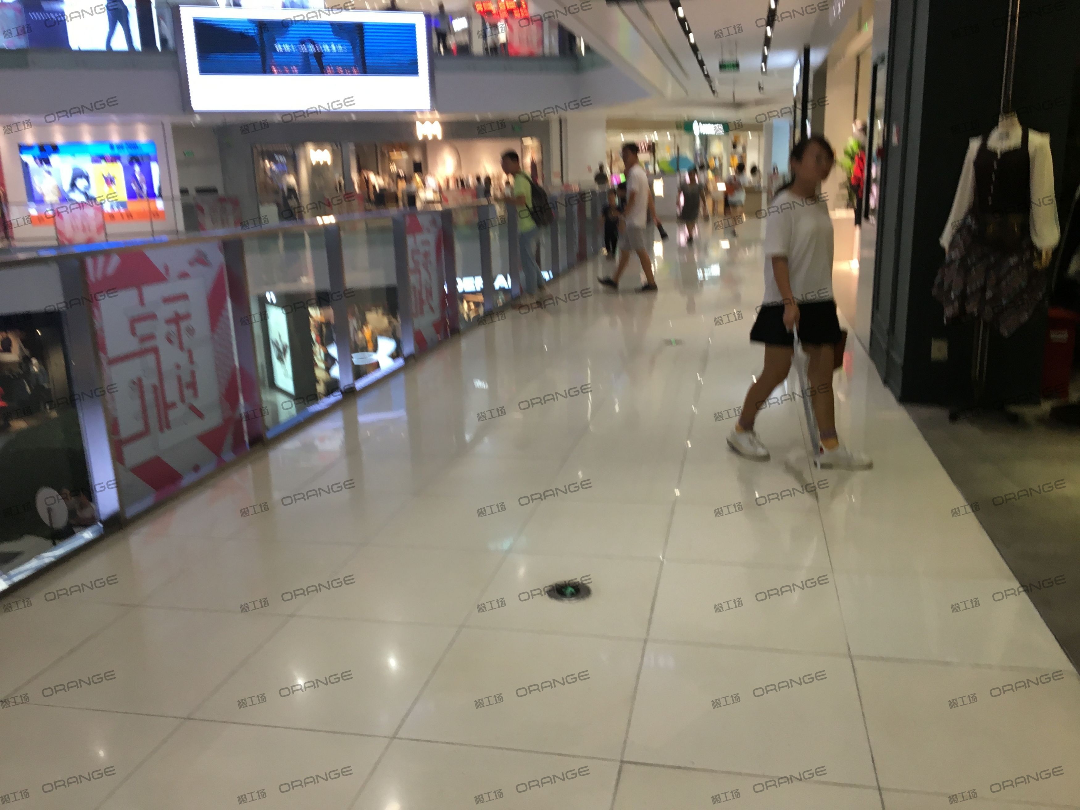 宁波来福士广场-室内二层东侧环廊西b3