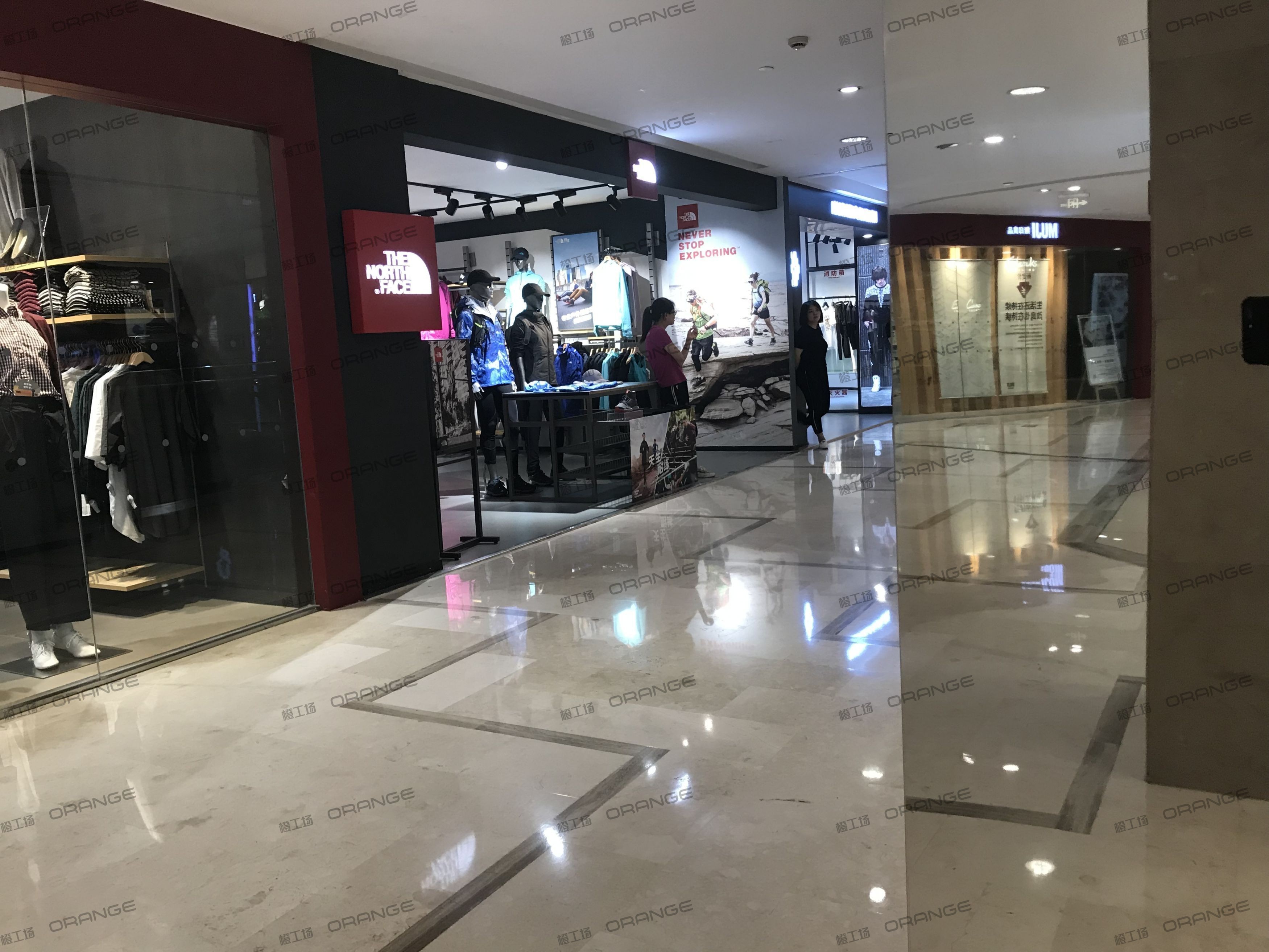 宁波天一国际购物中心-室内二层南扶梯西2