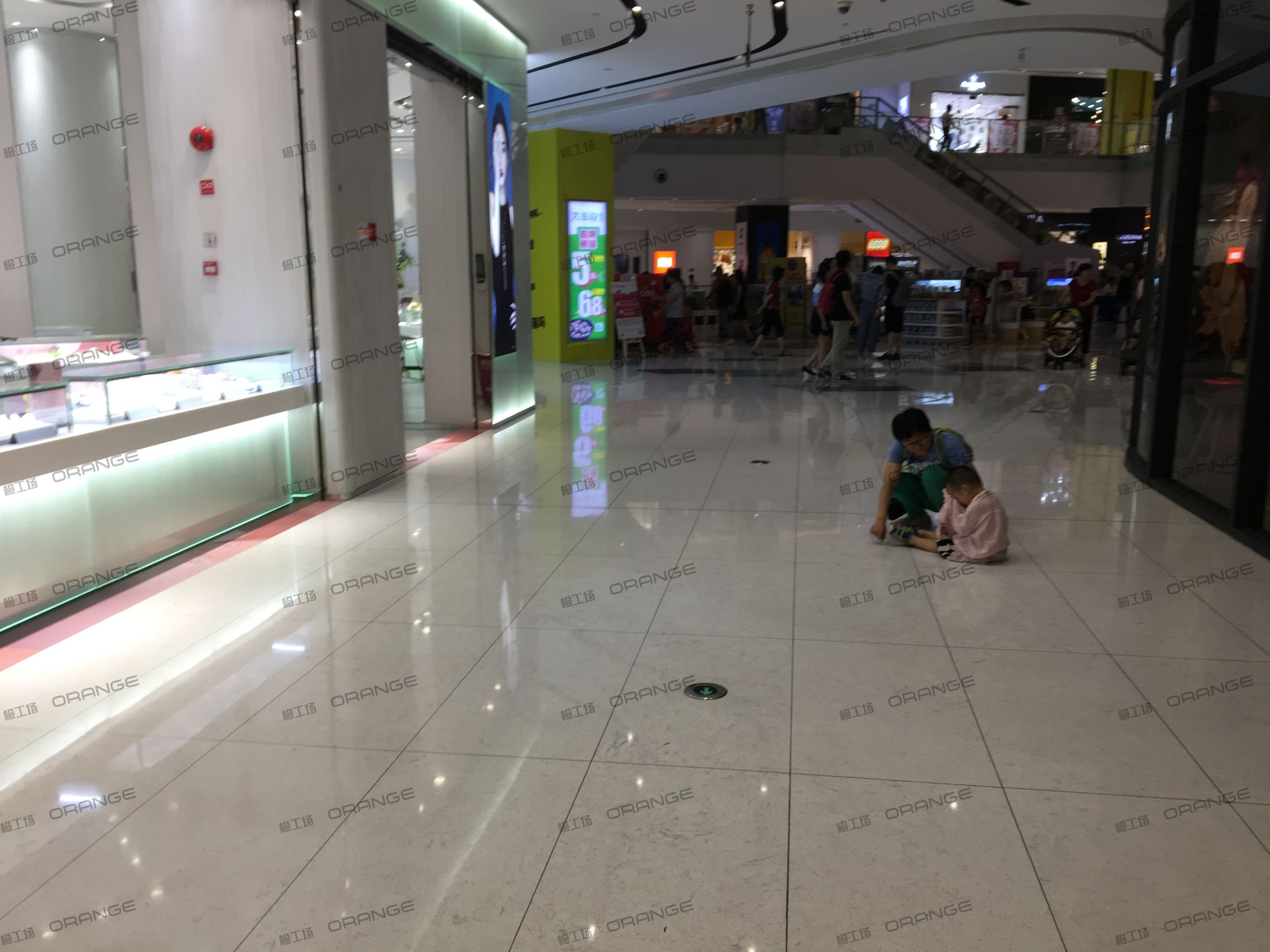 宁波来福士广场-室内一层南门内4