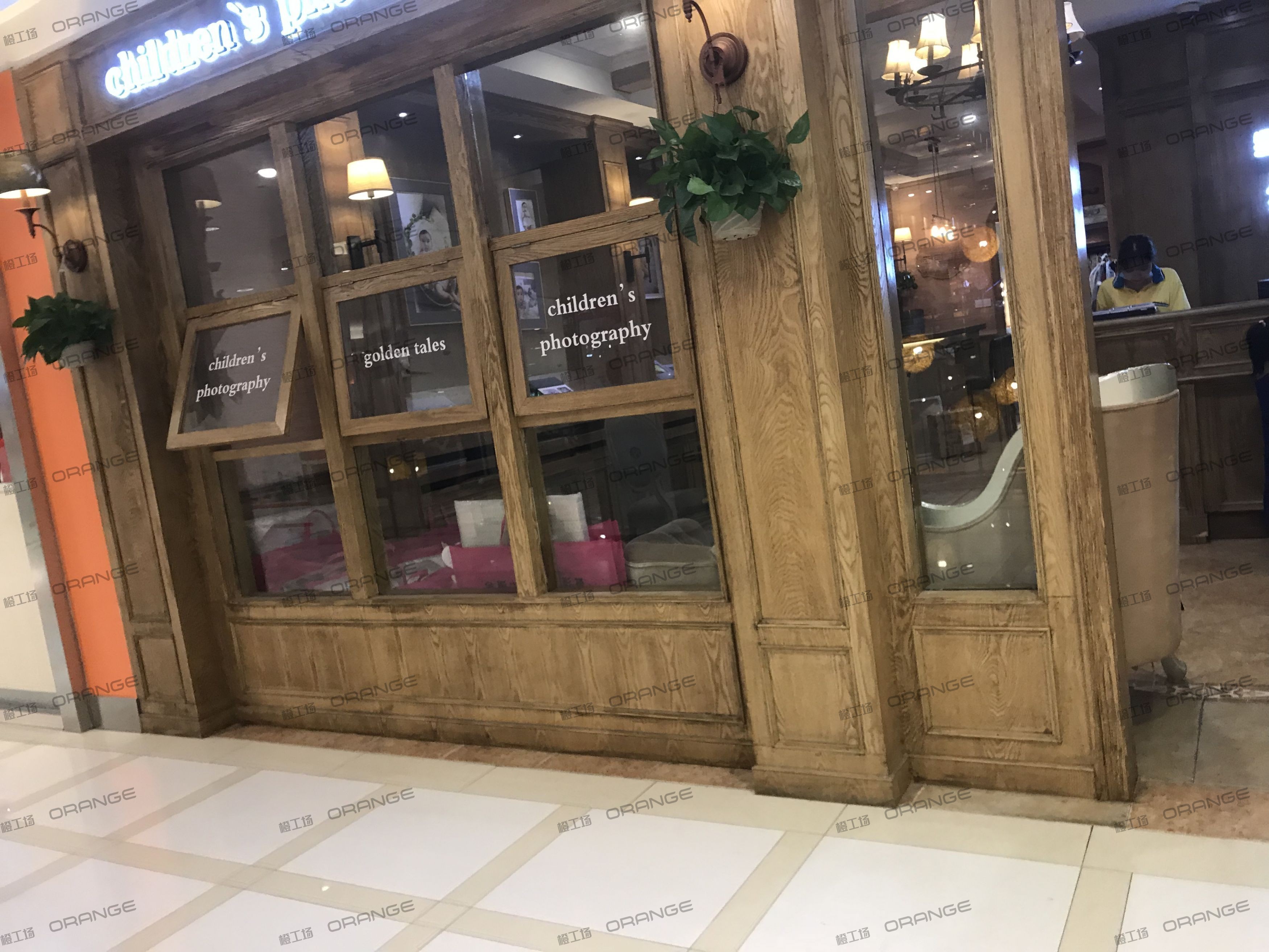 宁波天一国际购物中心-室内四层南扶梯西2