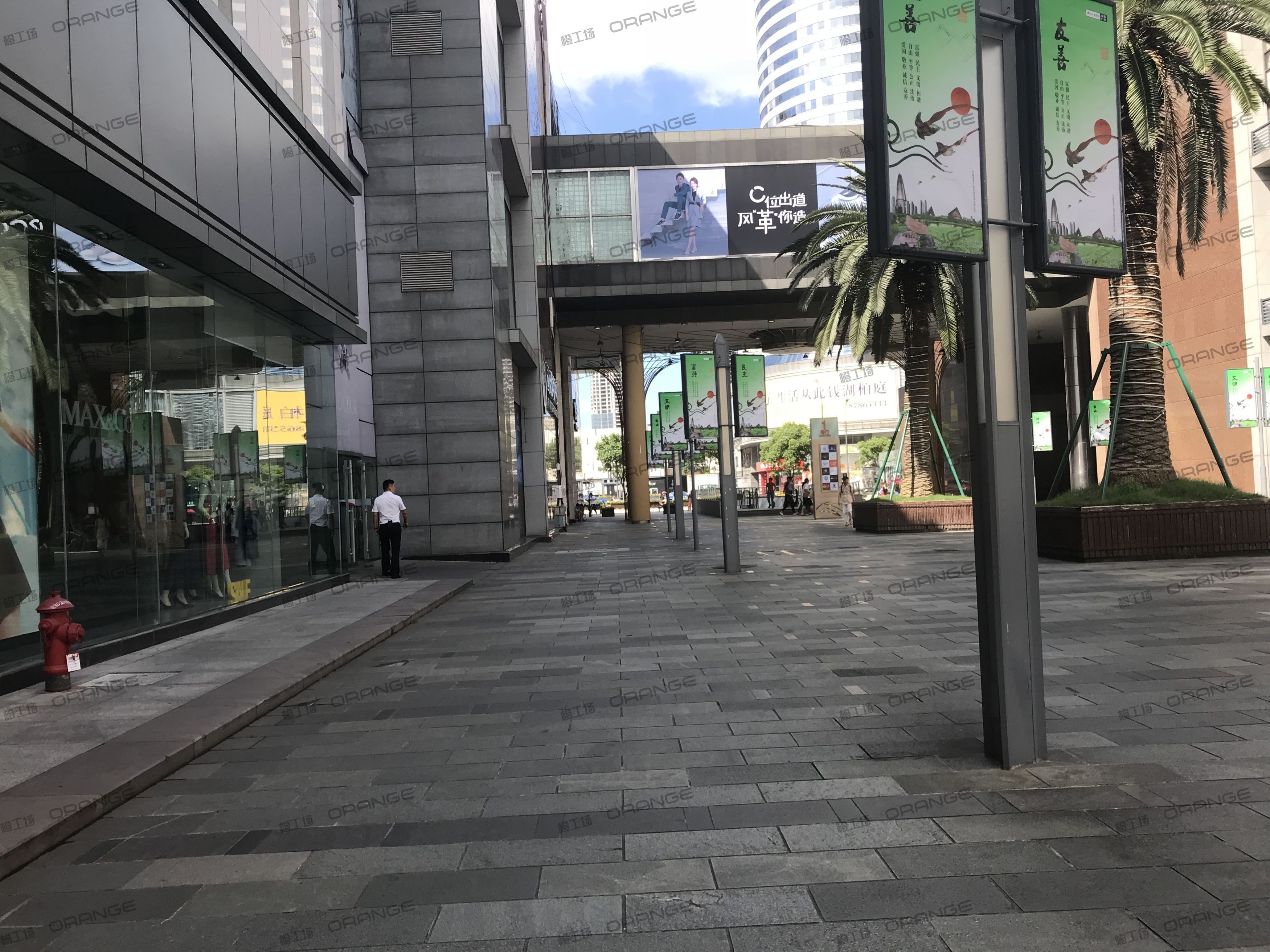宁波天一国际购物中心-室外东走廊C4
