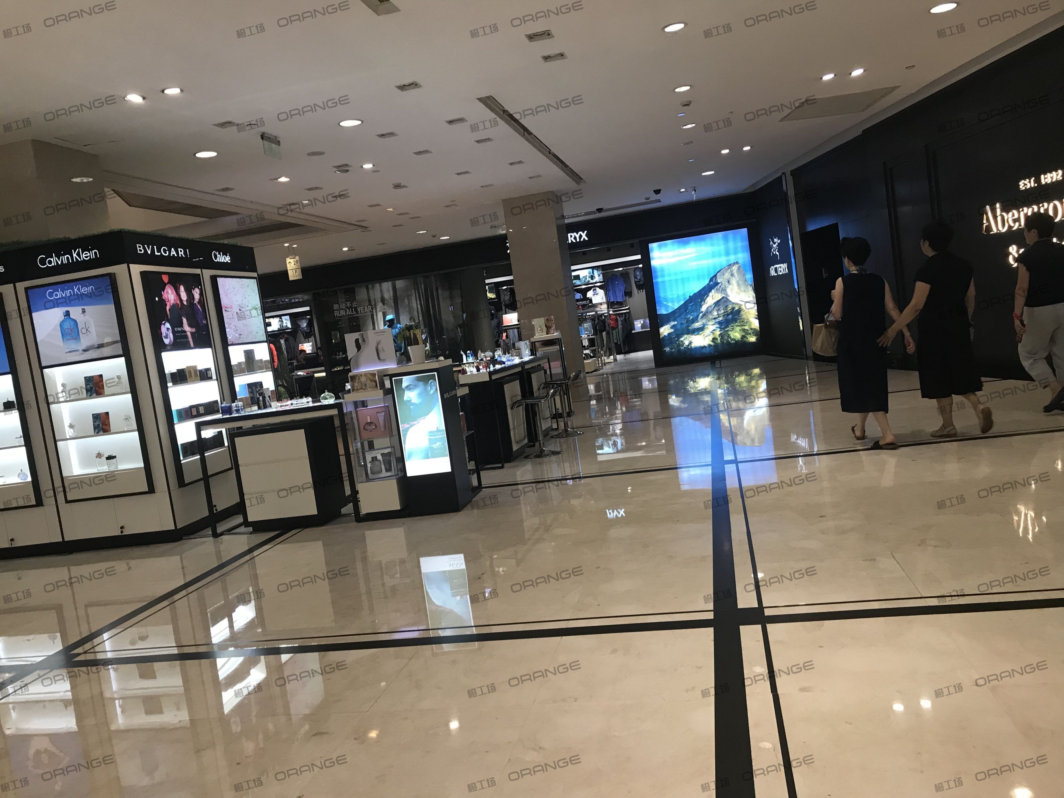 宁波天一国际购物中心-室内一层南中庭南3