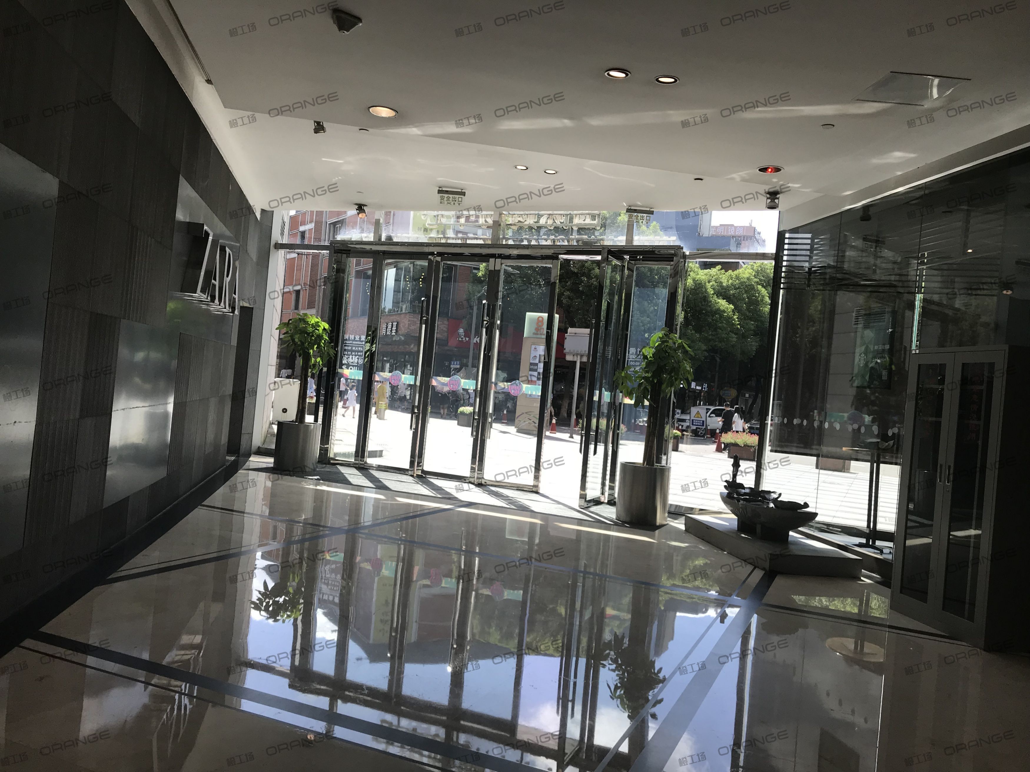 宁波天一国际购物中心-室内一层西一门内1