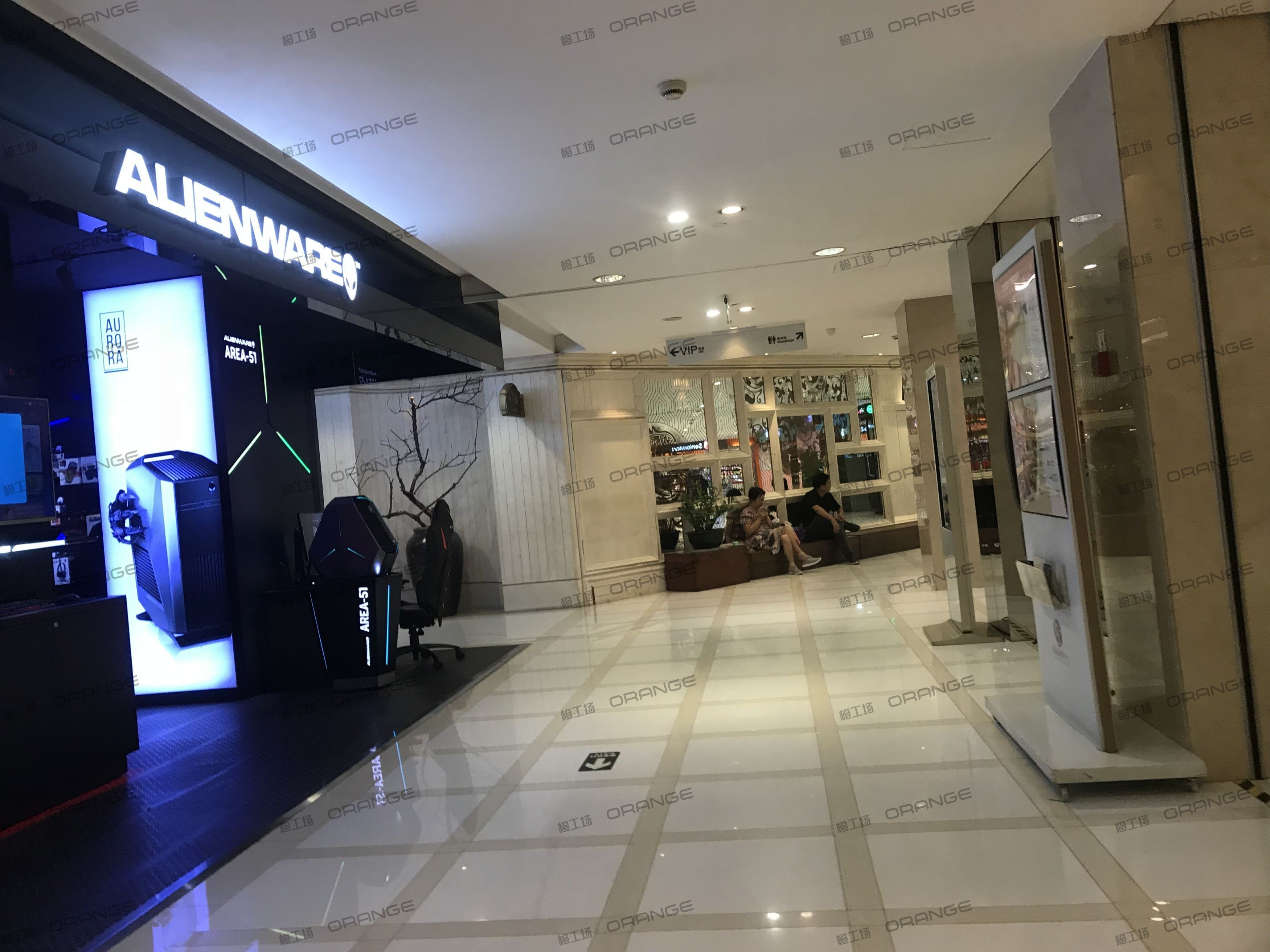 宁波天一国际购物中心-室内四层南扶梯东3